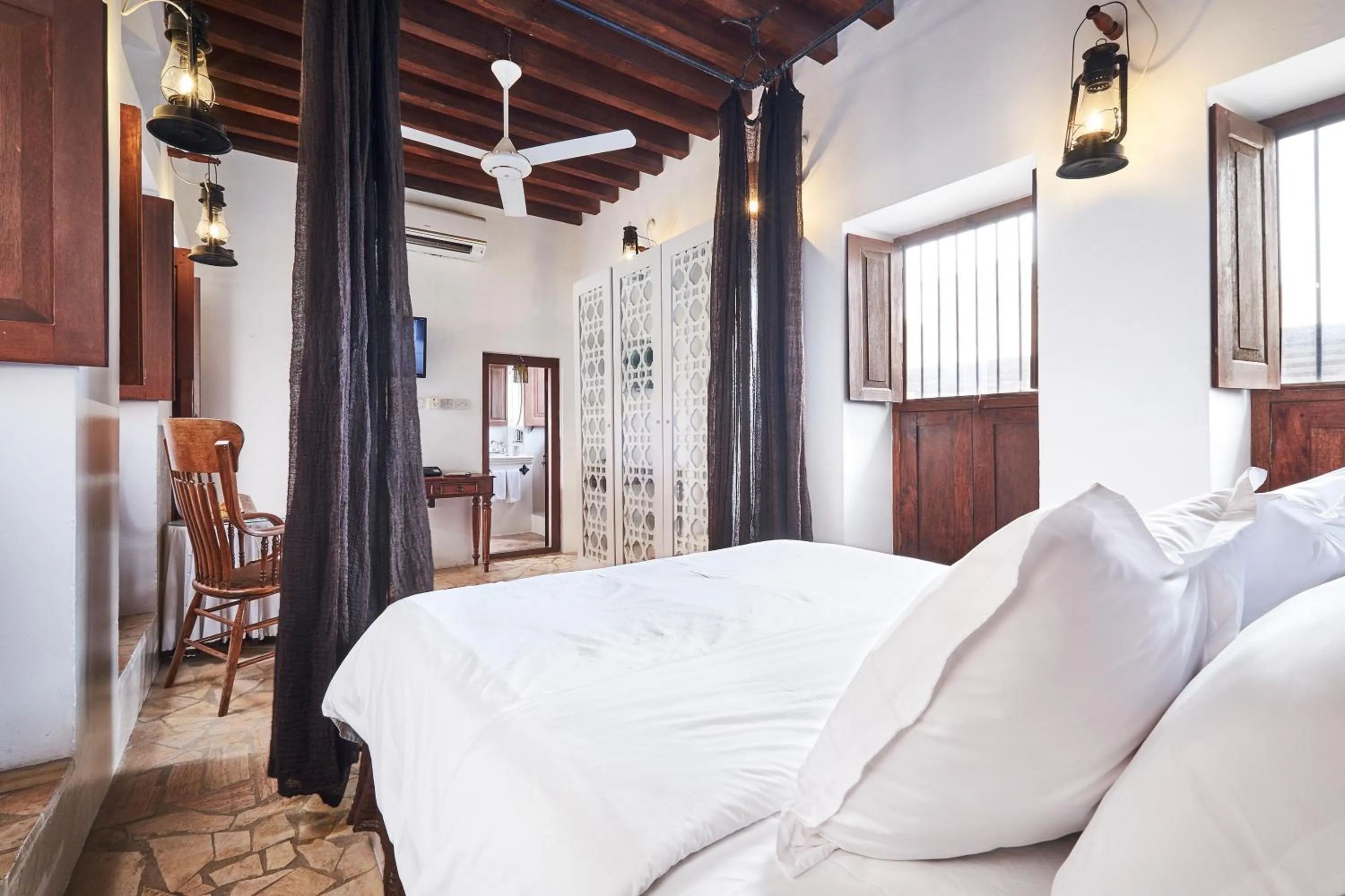 Bedroom, Bed in XVA Art Hotel