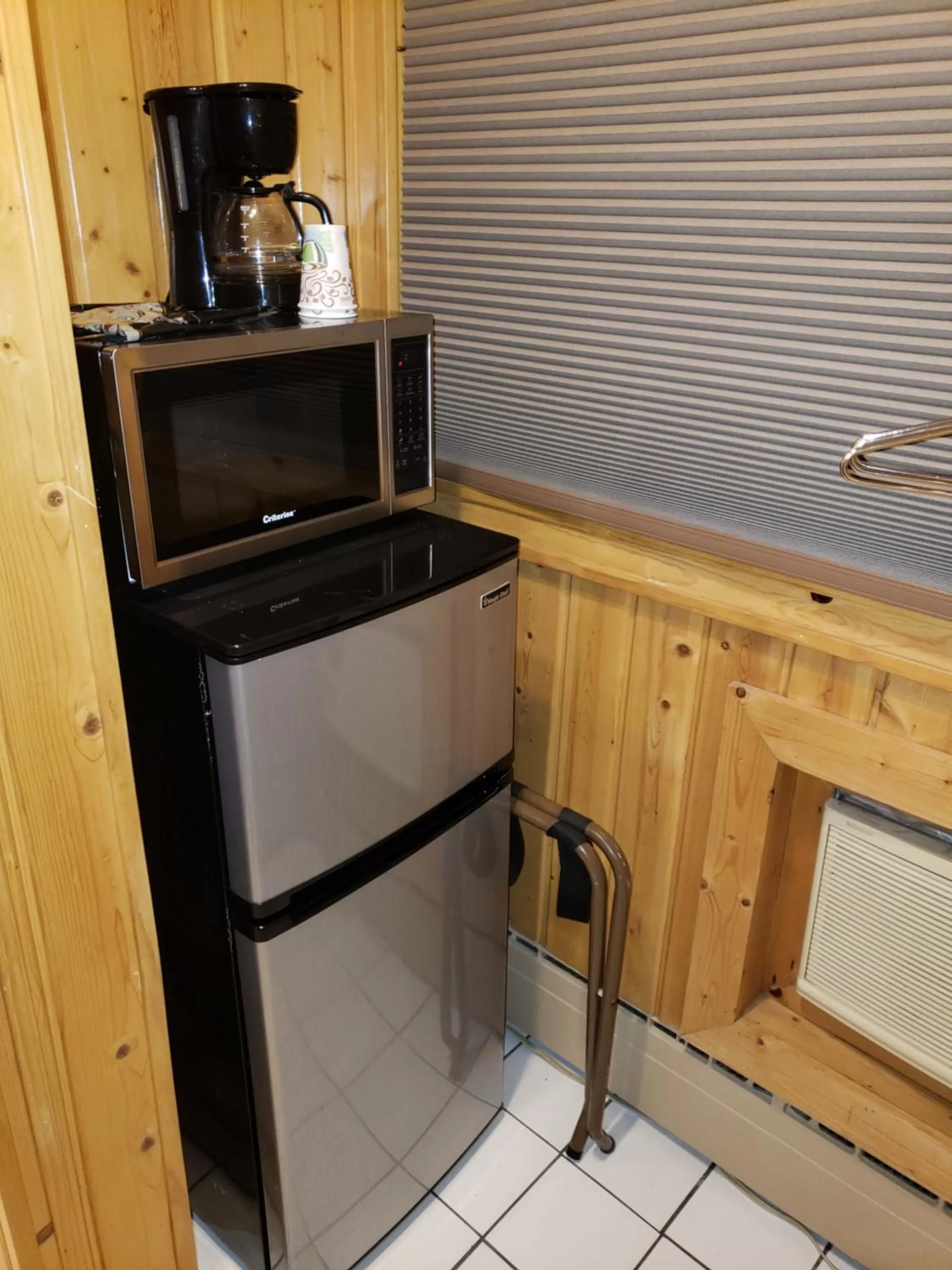 Kitchen/Kitchenette in Willard Munger Inn