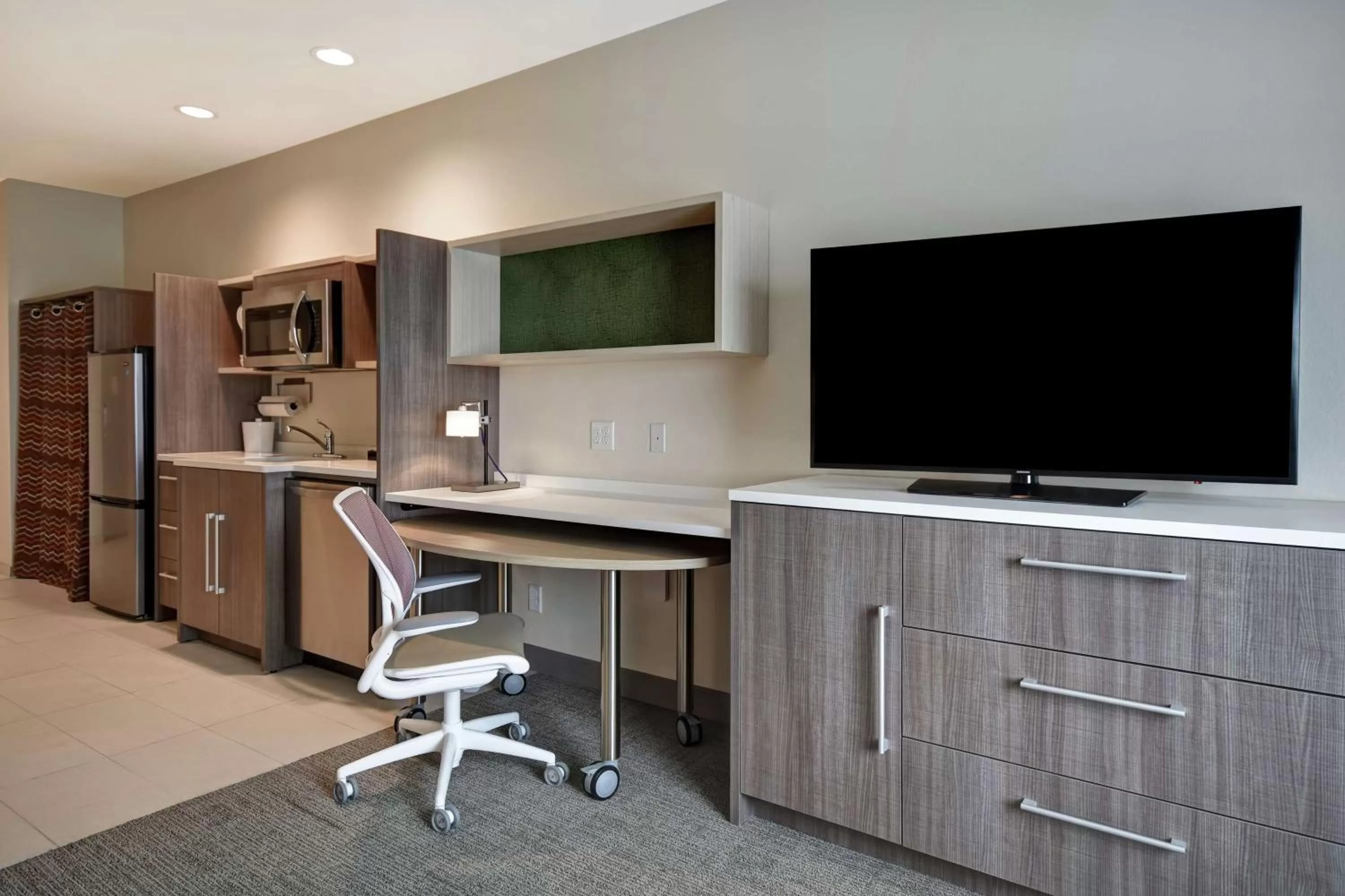 Bedroom in Home2 Suites by Hilton Harvey New Orleans Westbank