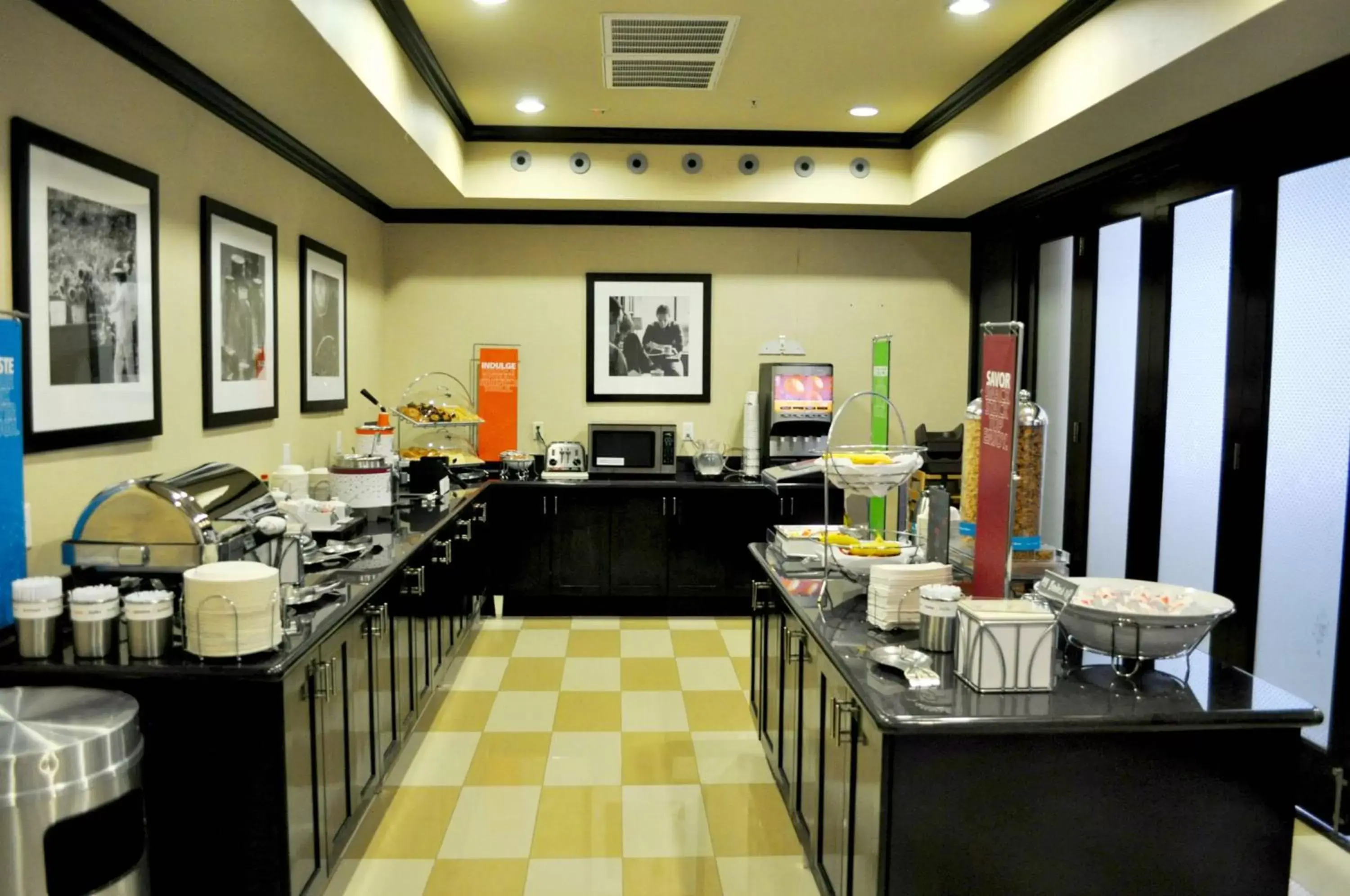 Dining area, Restaurant/Places to Eat in Hampton Inn & Suites Bay City