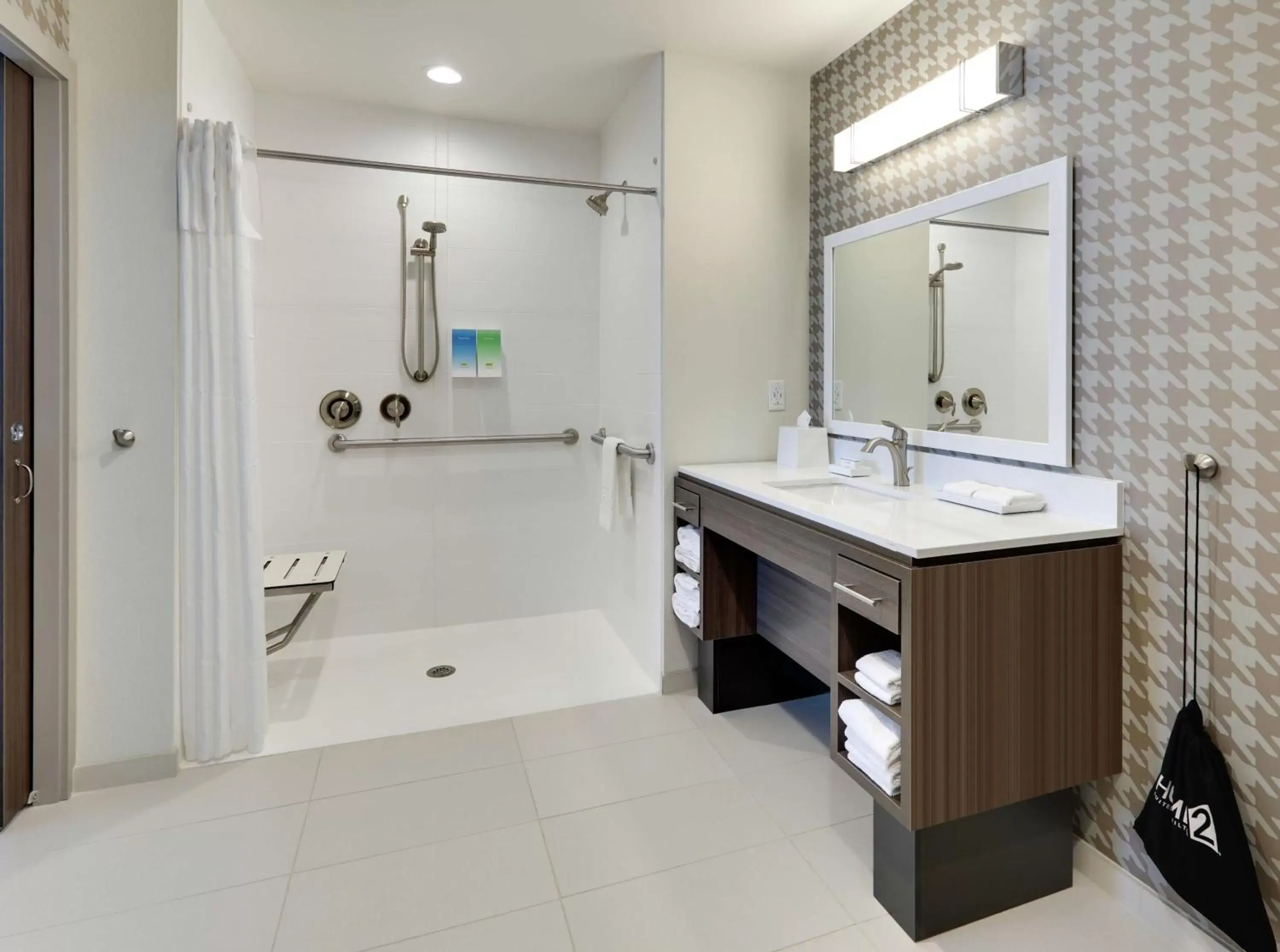 Bathroom in Home2 Suites By Hilton Yakima Airport