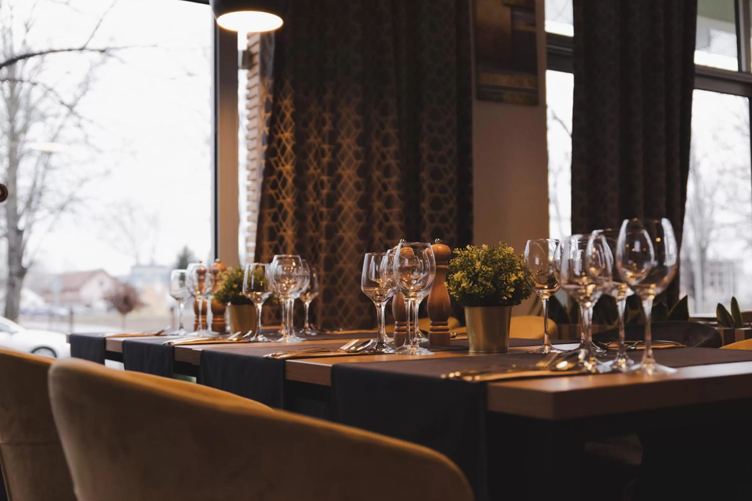 Restaurant/places to eat in Hotel IN