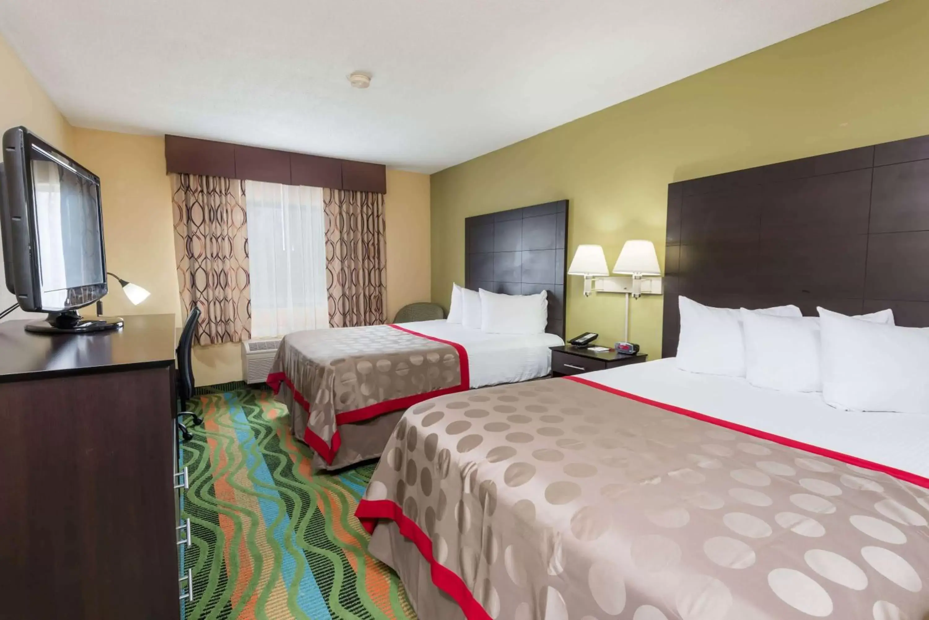 Photo of the whole room, Bed in Ramada by Wyndham Vandalia