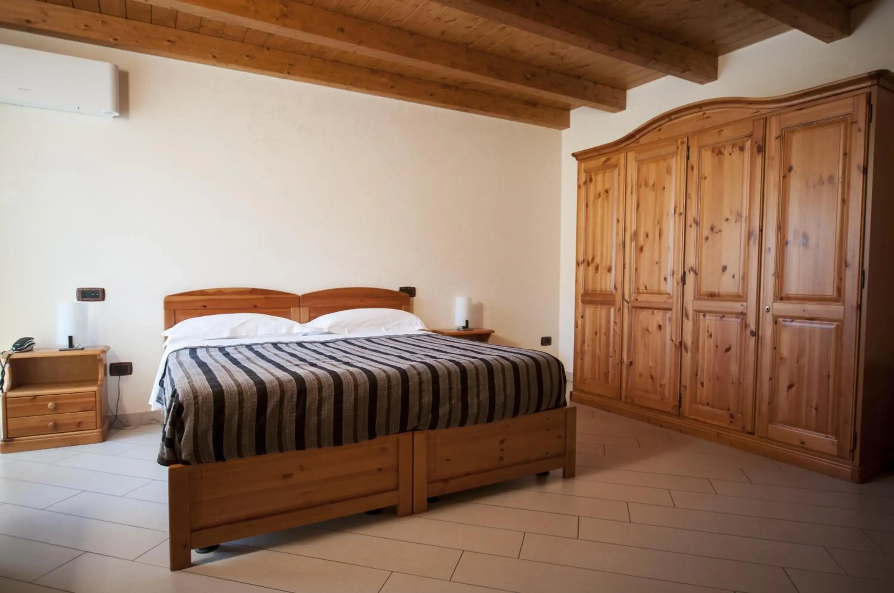 Decorative detail, Bed in Locanda Dal Sor Francesco