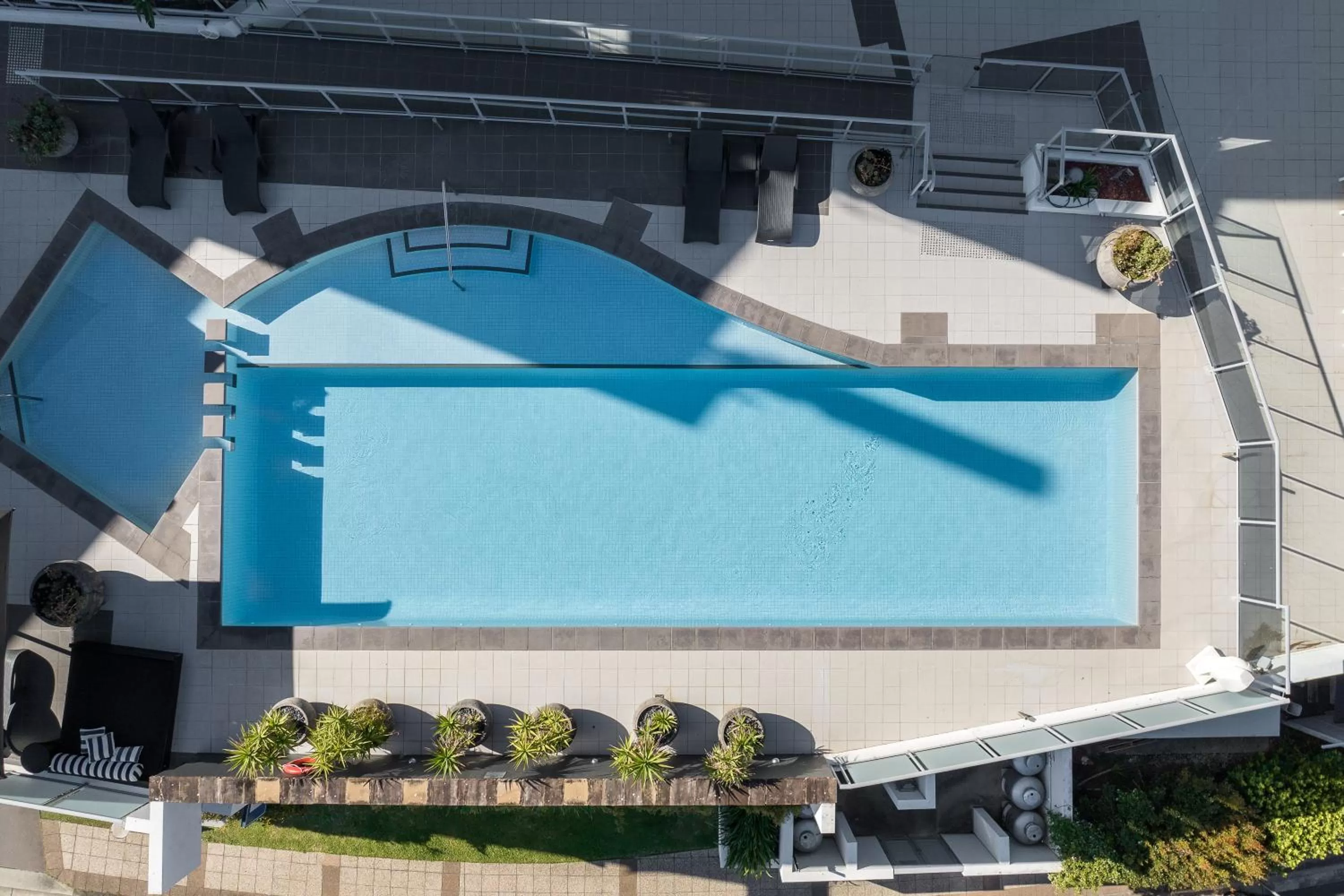 Swimming pool in Ramada Hotel & Suites by Wyndham Ballina Byron
