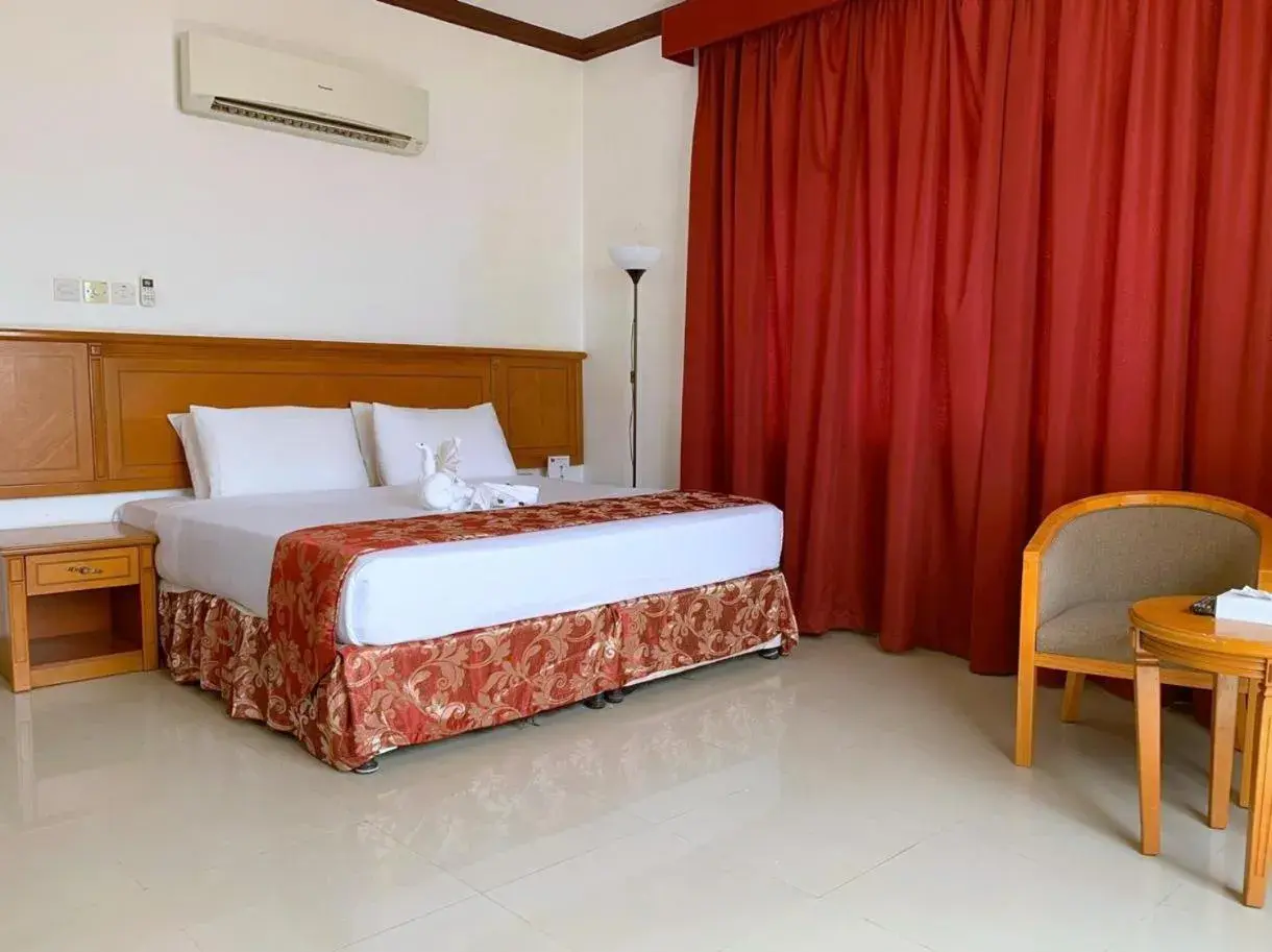 Photo of the whole room, Bed in Samharam Tourist Village
