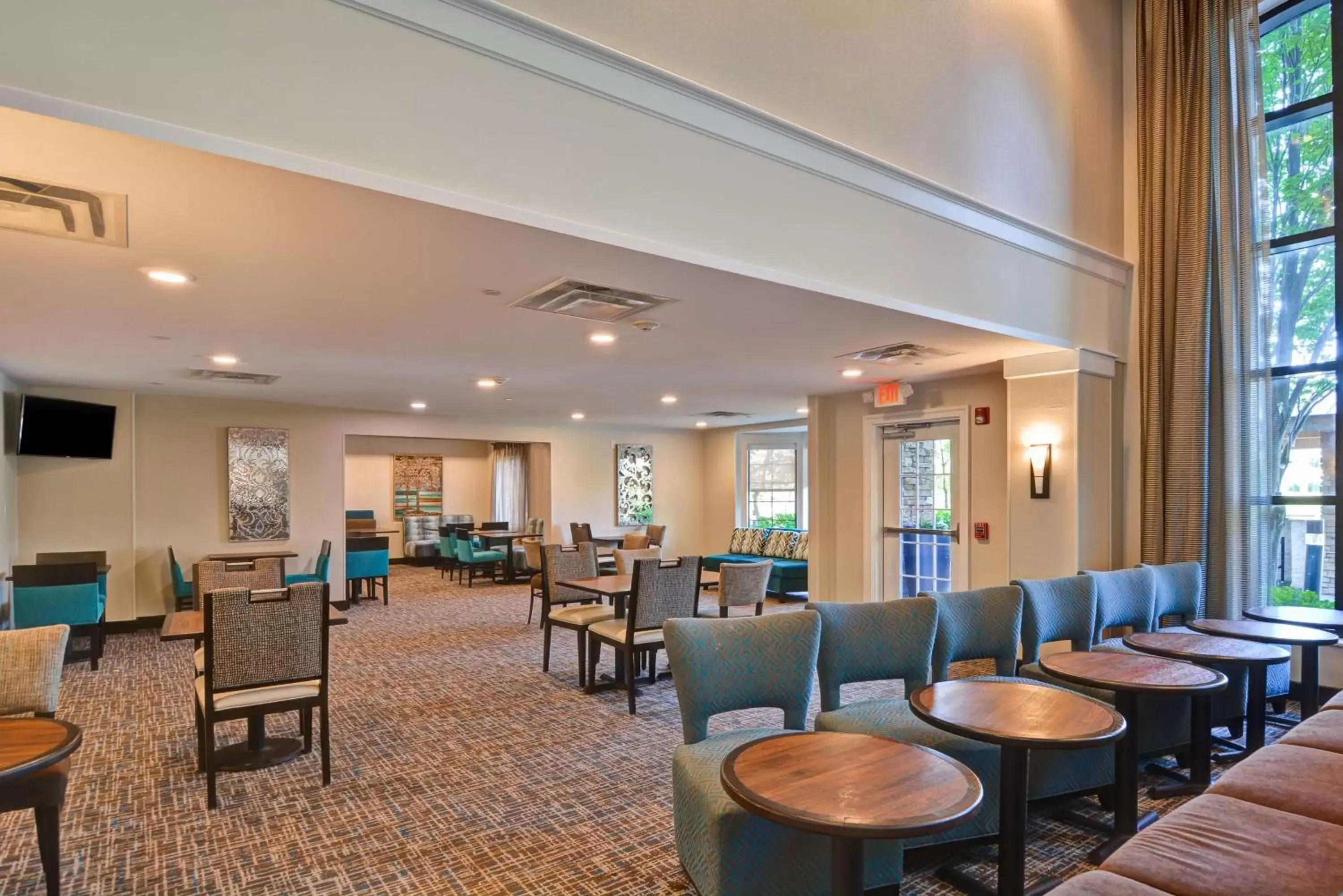 Dining area, Lounge/Bar in Homewood Suites by Hilton Aurora Naperville