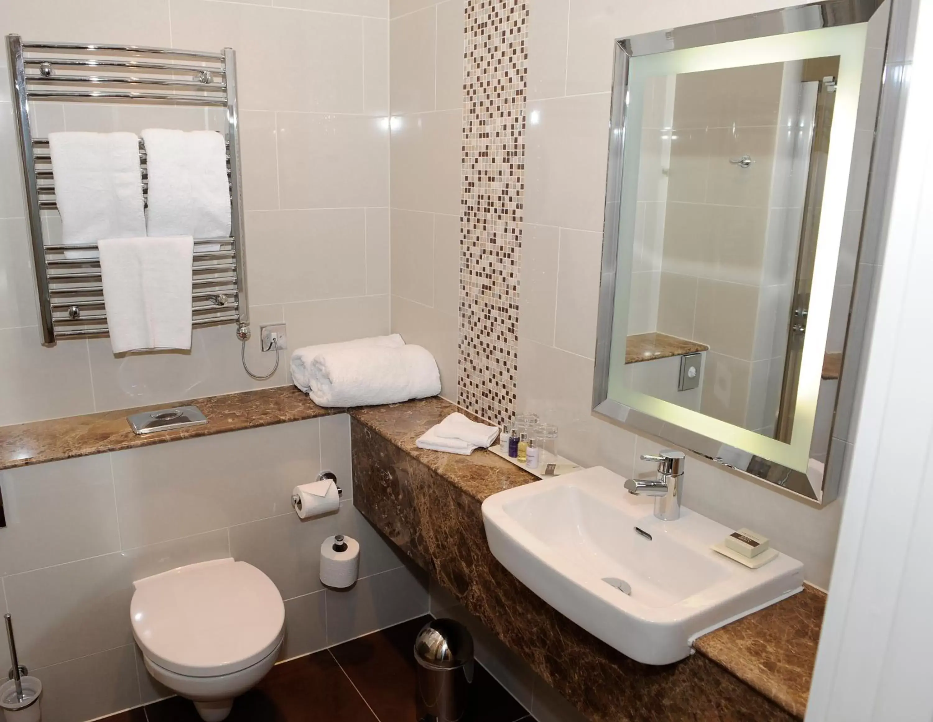 Bathroom in Wivenhoe House Hotel