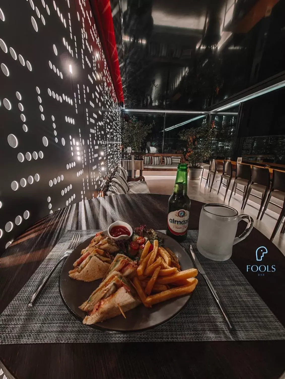 Restaurant/places to eat in Three O Nine Hotel Restaurant/places to eat in Three O Nine Hotel