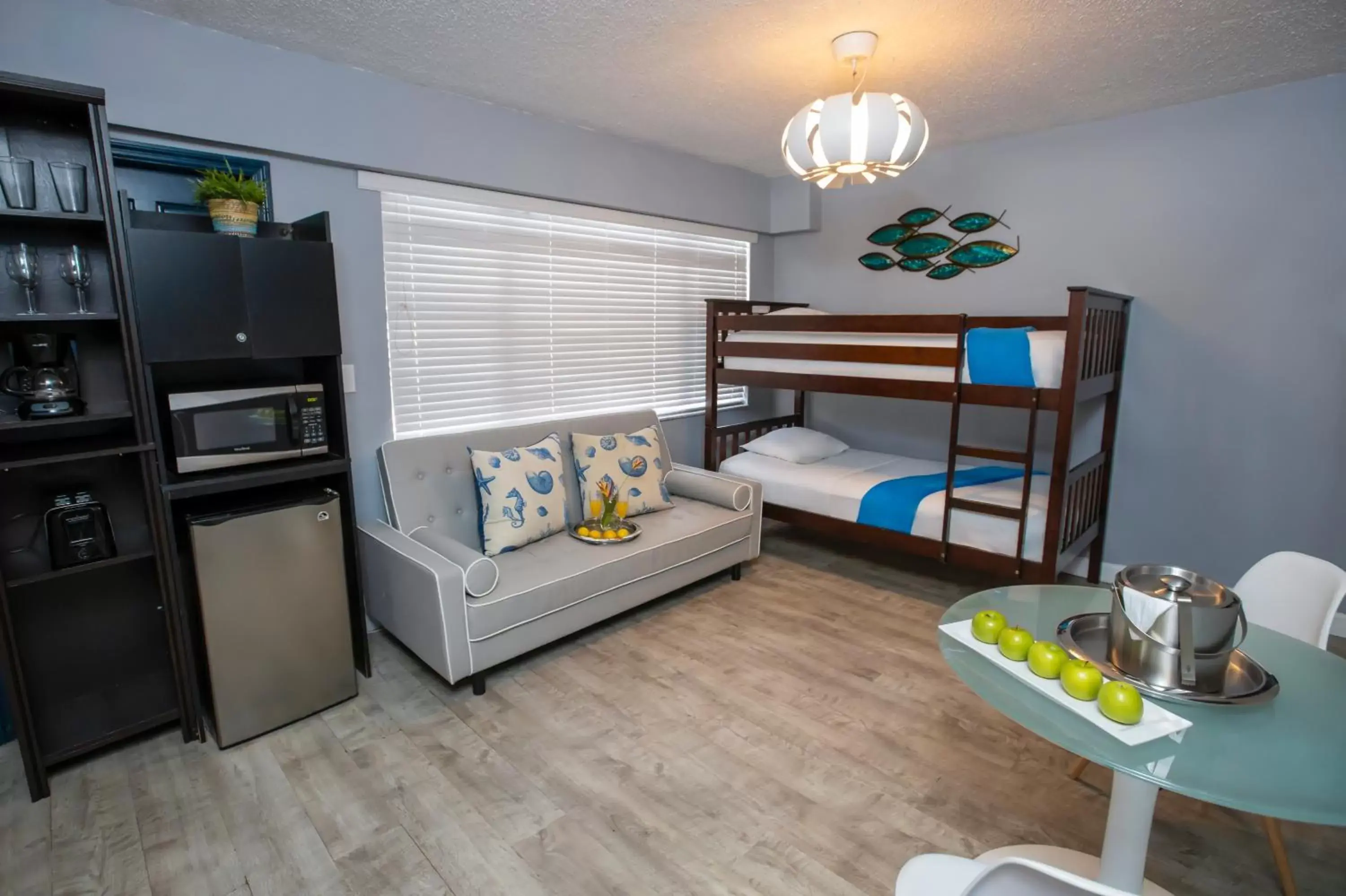 Kitchen or kitchenette in Hollywood Beach Suites and Hotel