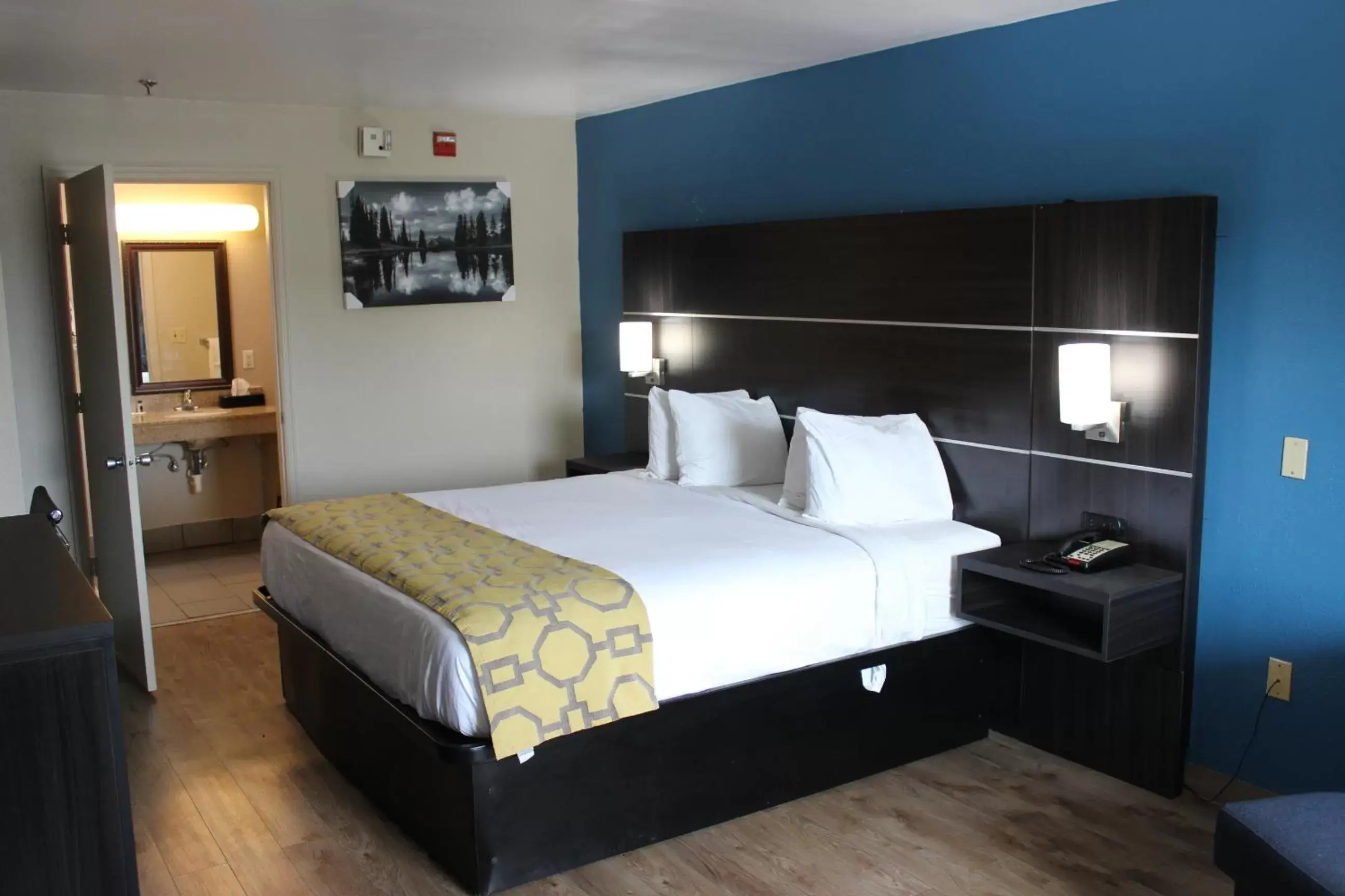 Bed in Baymont Inn & Suites