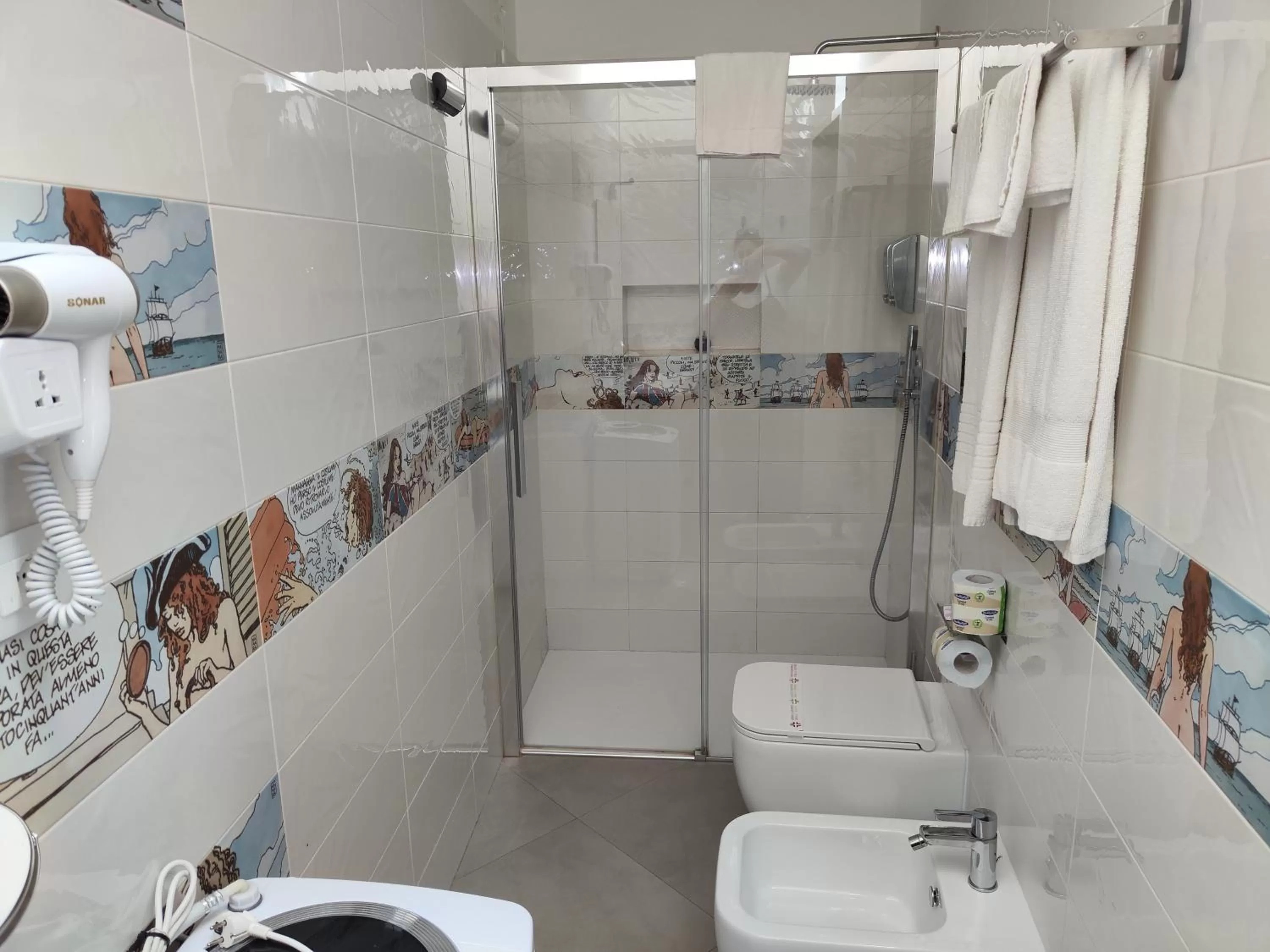 Shower in San Francesco Rooms and Apartment with Terrace in Palermo Locazione Turistica