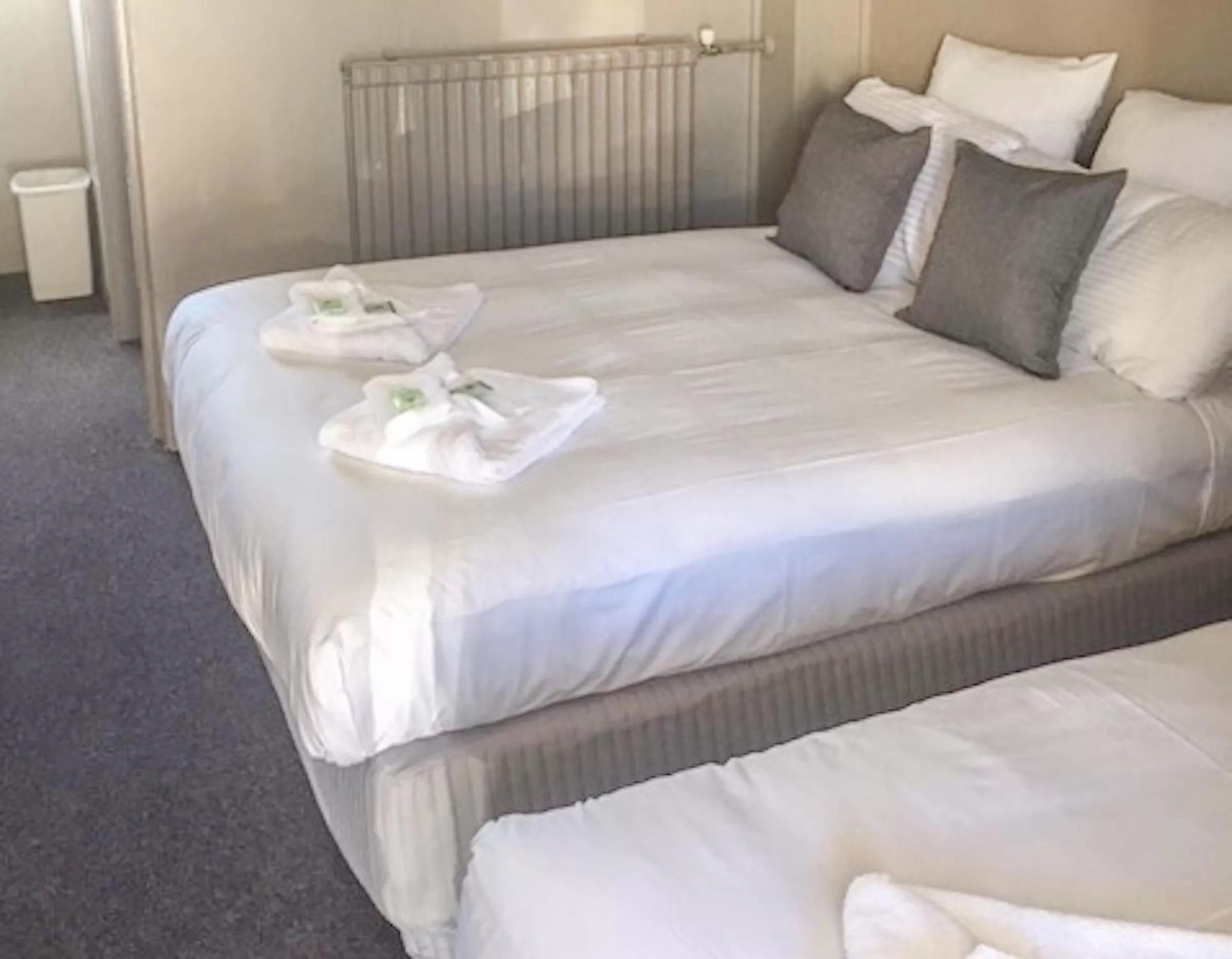 Bedroom, Bed in Commercial Hotel Motel Lithgow