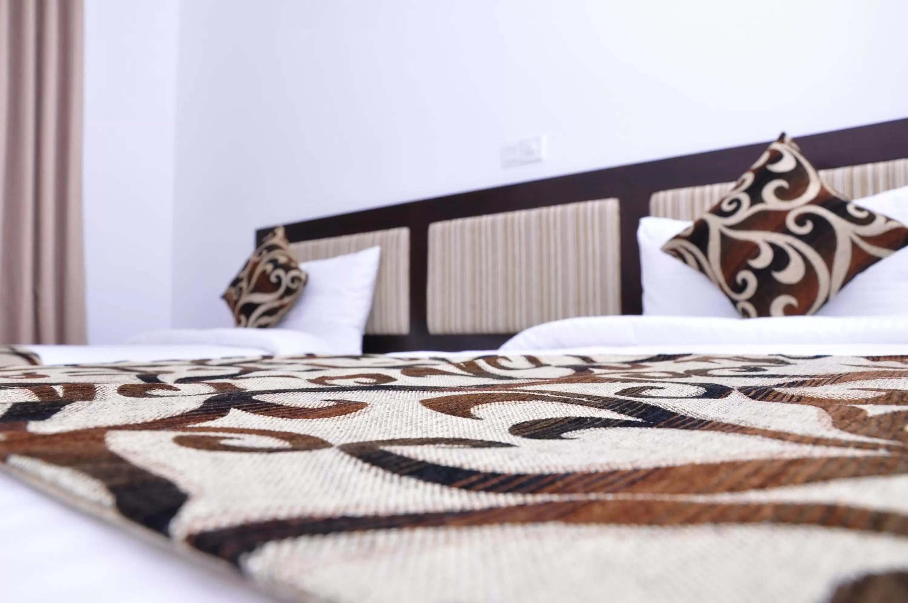 Bed in Ruins Chaaya Hotel