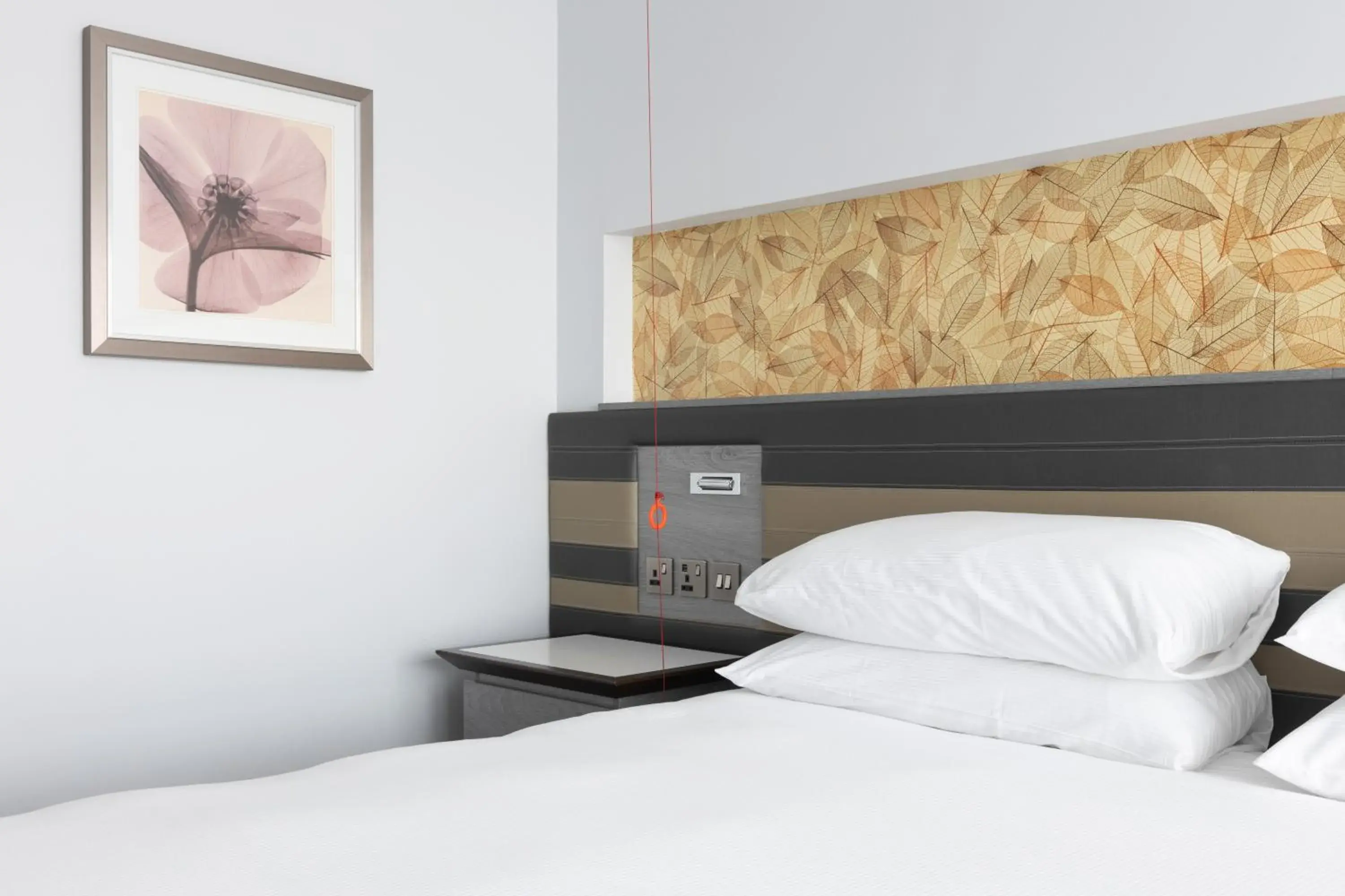 Bedroom, Bed in DoubleTree by Hilton Edinburgh - Queensferry Crossing