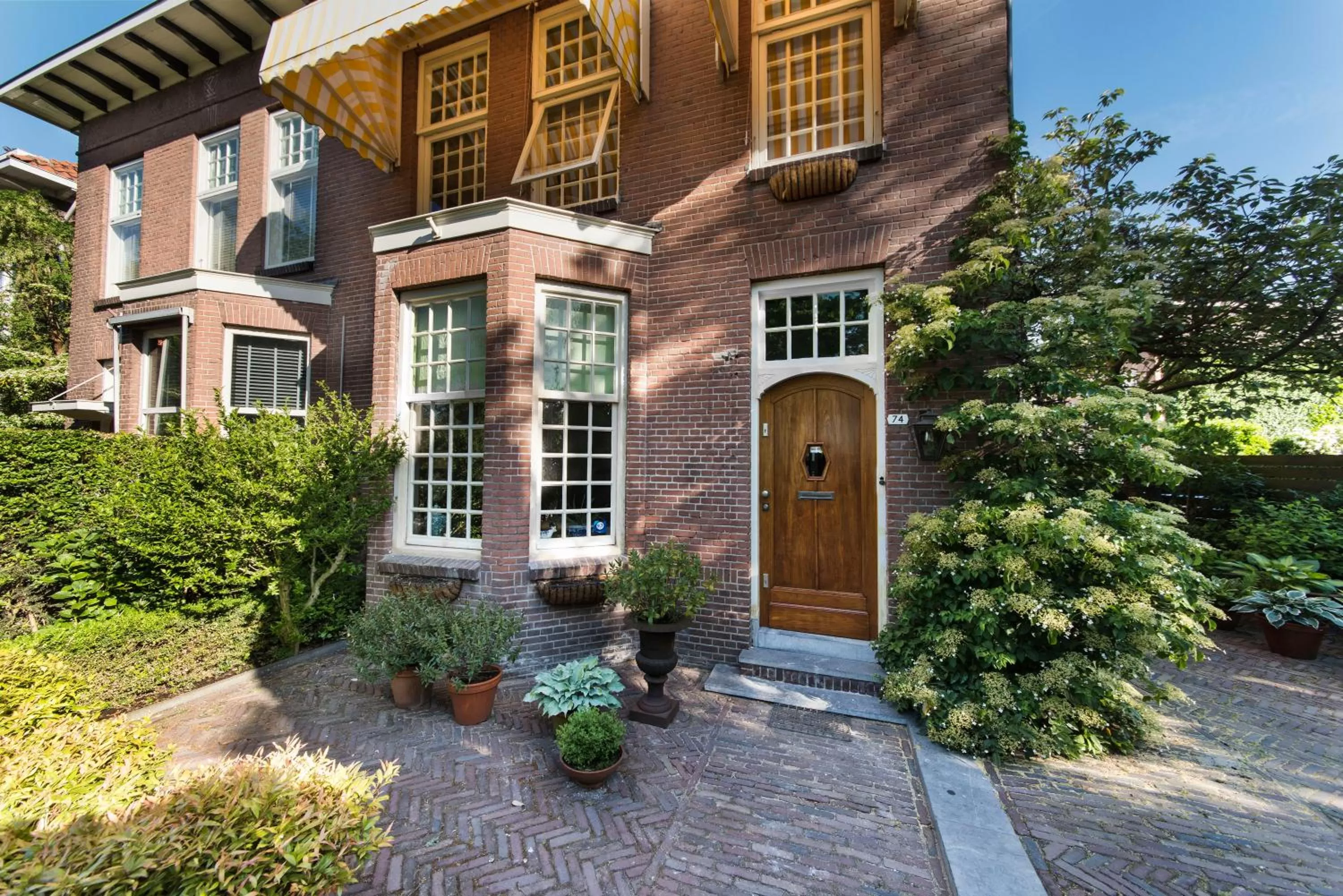 Facade/entrance, Property Building in B&B De Schiedamse Suites