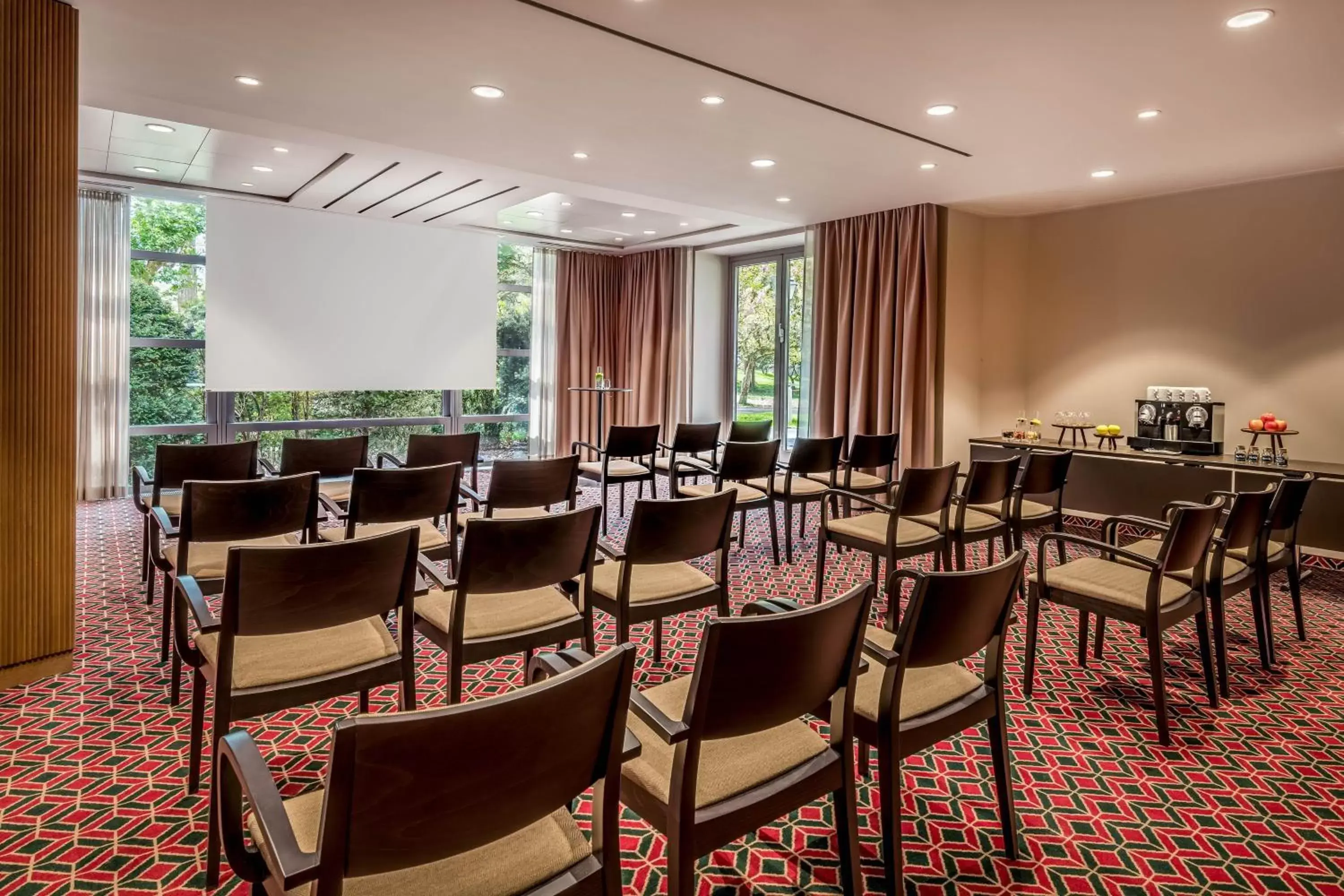 Meeting/conference room, Restaurant/Places to Eat in Sheraton Grand Salzburg