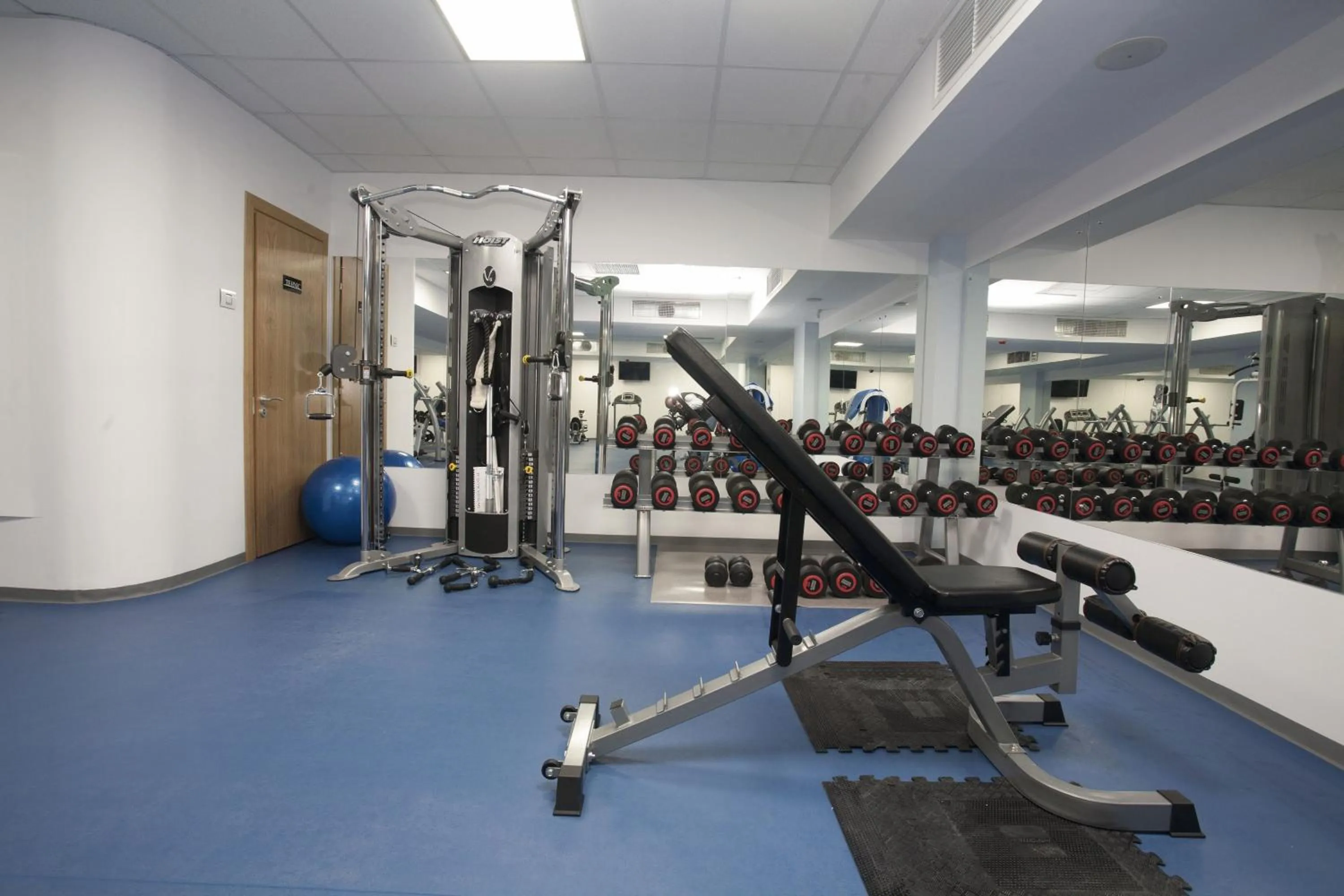 Fitness centre/facilities in Mari Vila Hotel