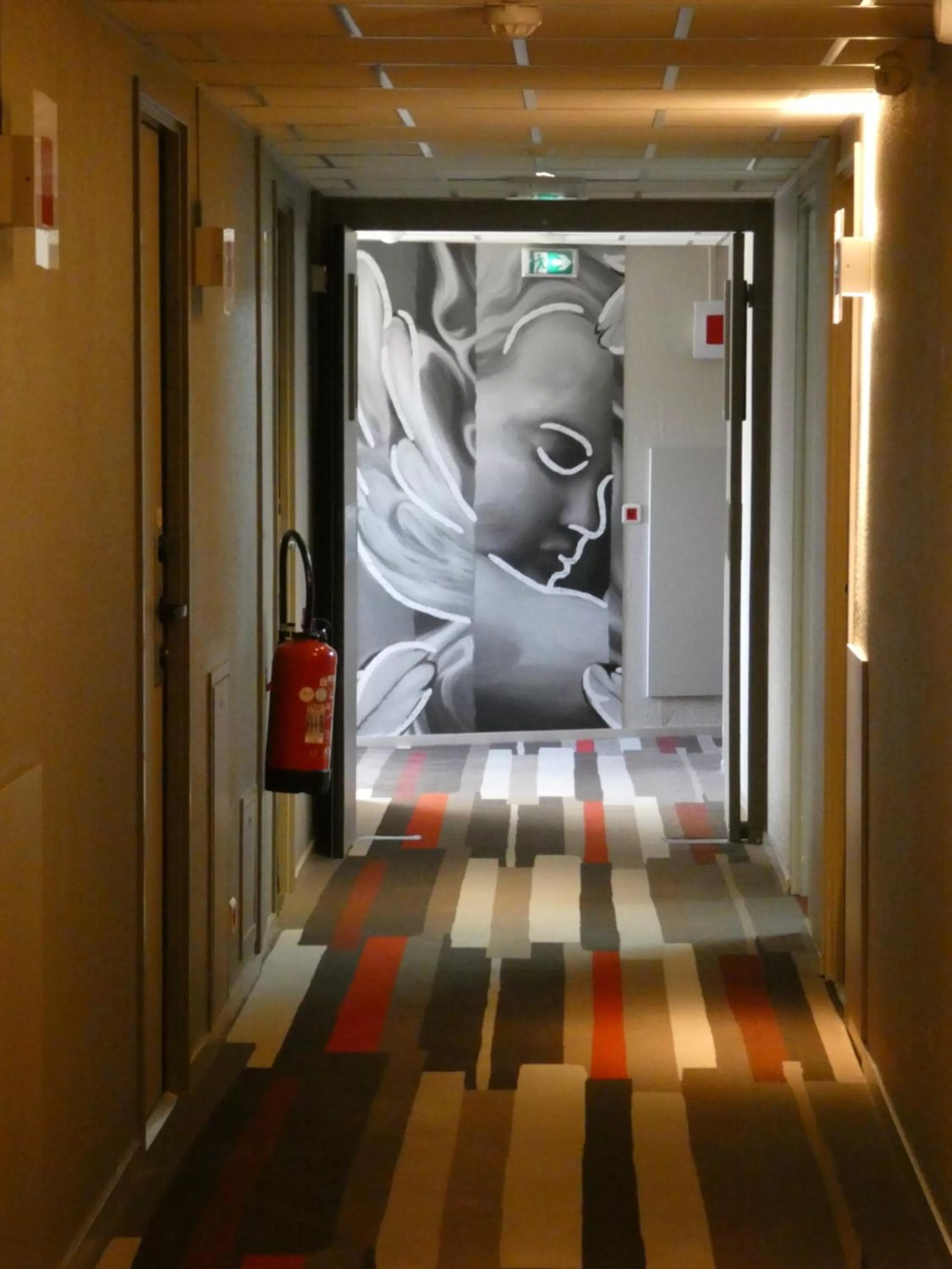 Bedroom in ibis Saintes