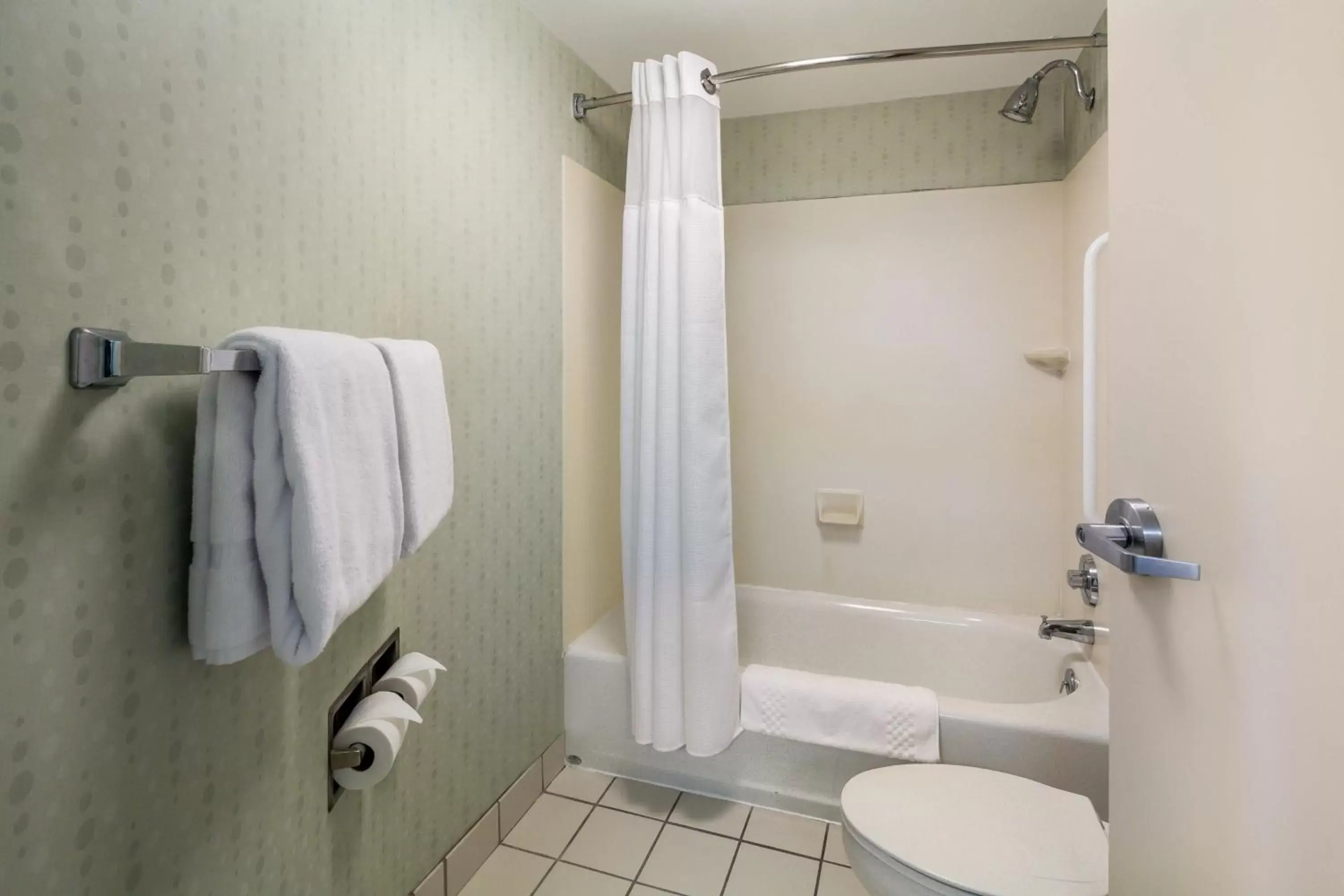 Bathroom in SpringHill Suites by Marriott Pittsburgh Washington