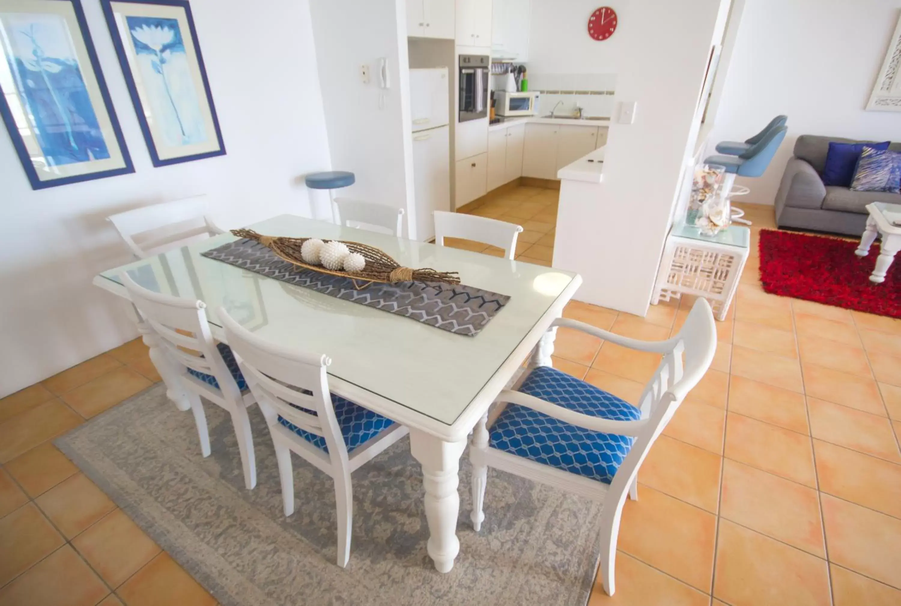 Balcony/Terrace, Dining Area in Albatross North Apartments