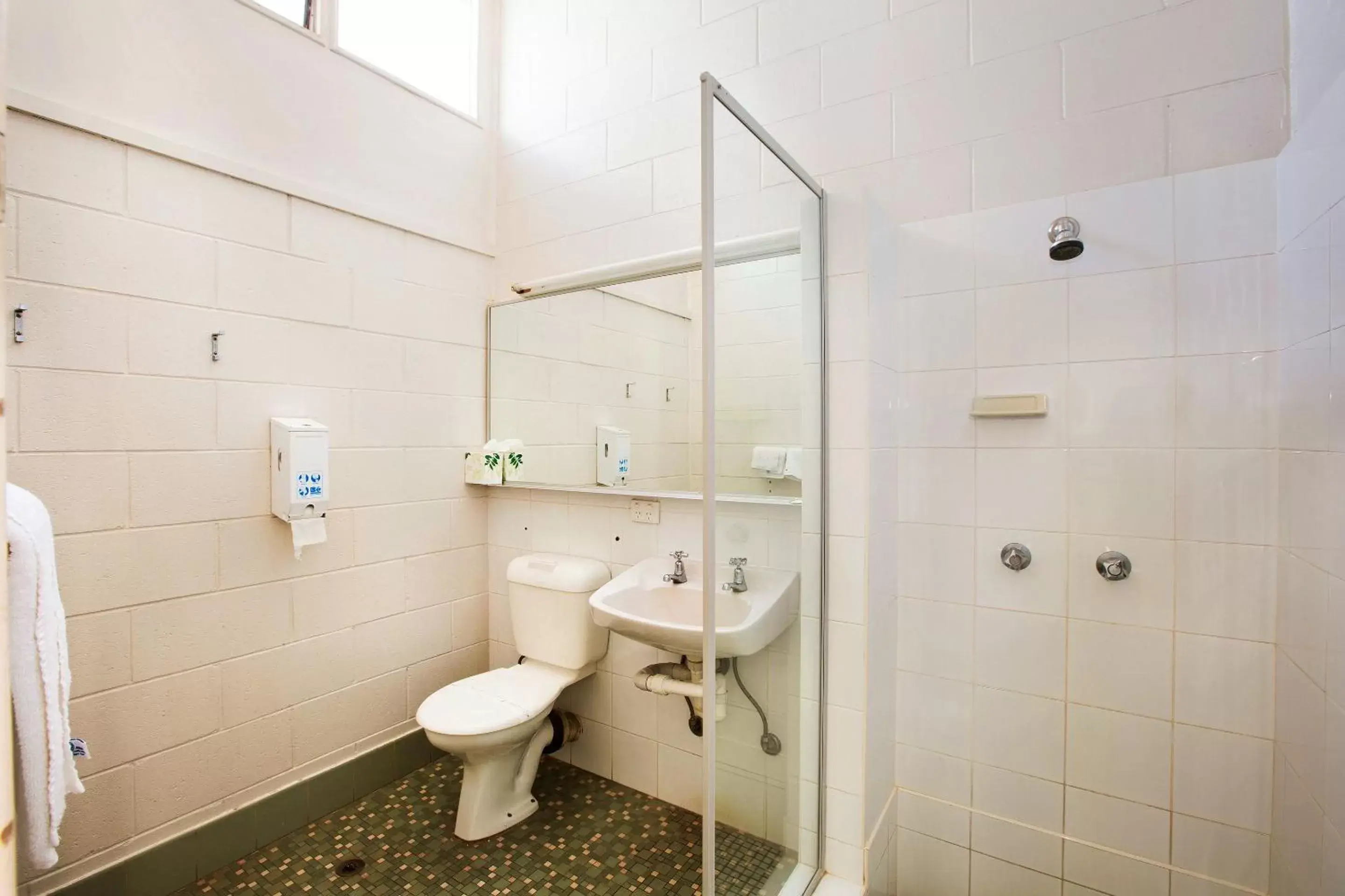 Bathroom in Sunnybank Hotel Brisbane