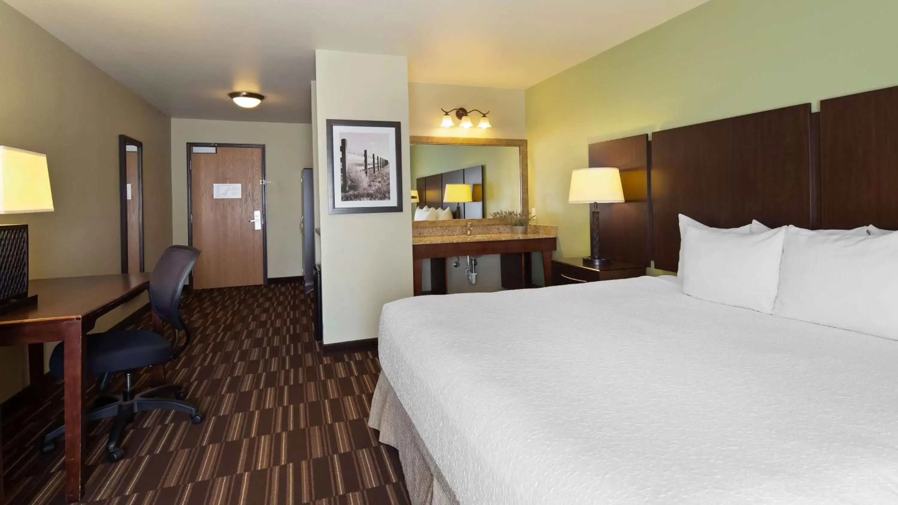 Photo of the whole room, Bed in Best Western Sundowner Photo of the whole room, Bed in Best Western Sundowner