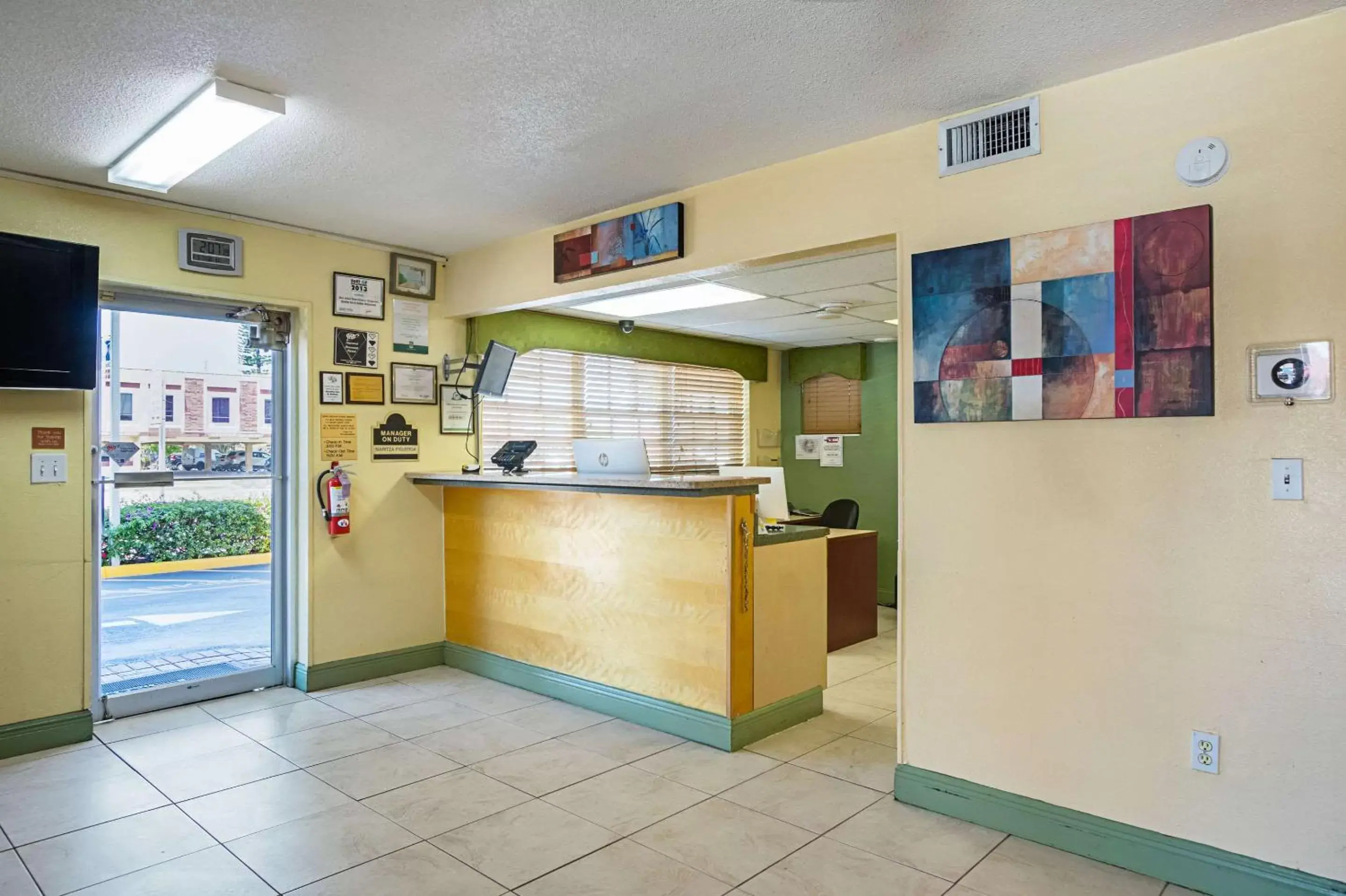 Lobby or reception, Lobby/Reception in Quality Inn & Suites Airport - Cruise Port Hollywood