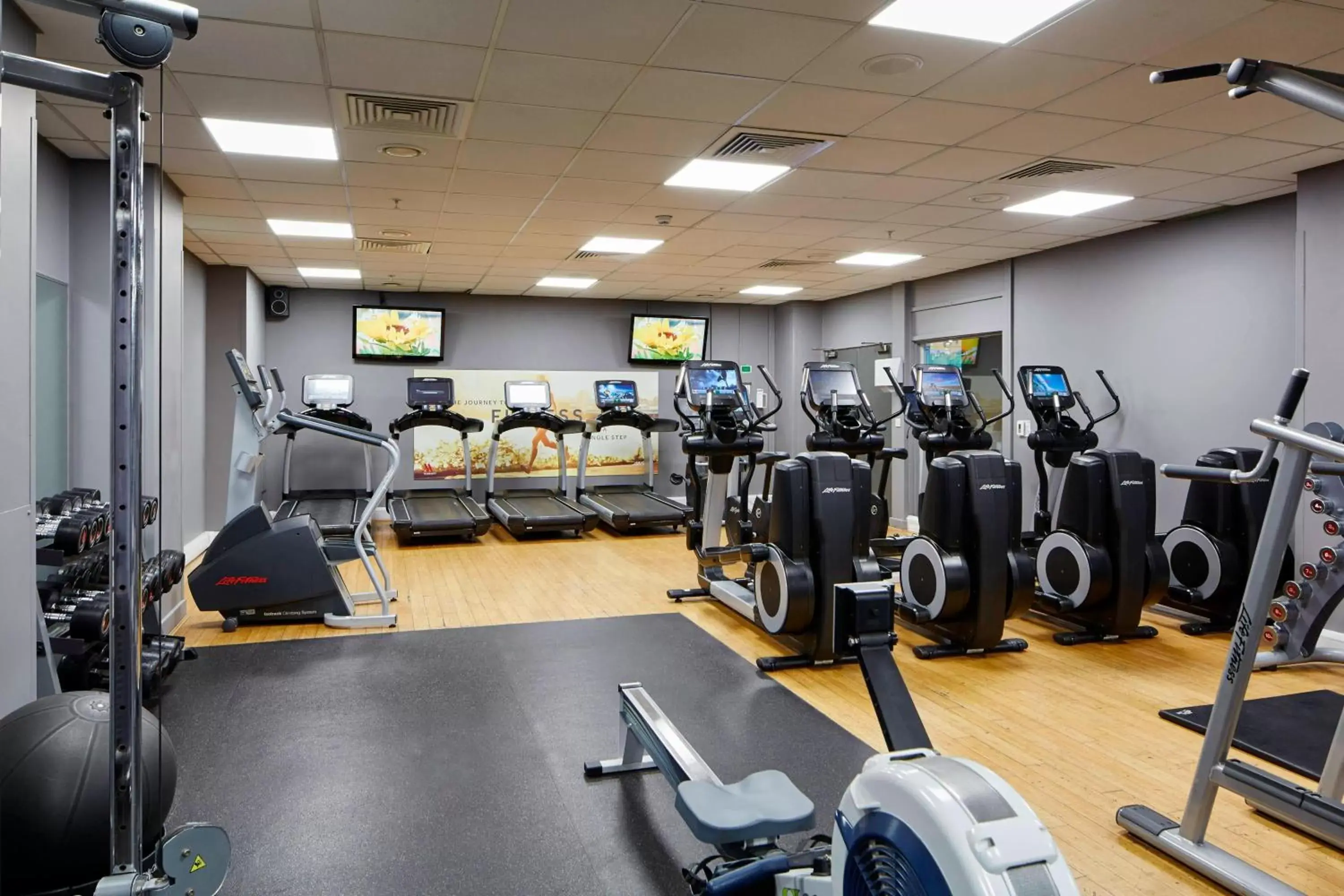 Area and facilities, Fitness Center/Facilities in London Heathrow Marriott Hotel