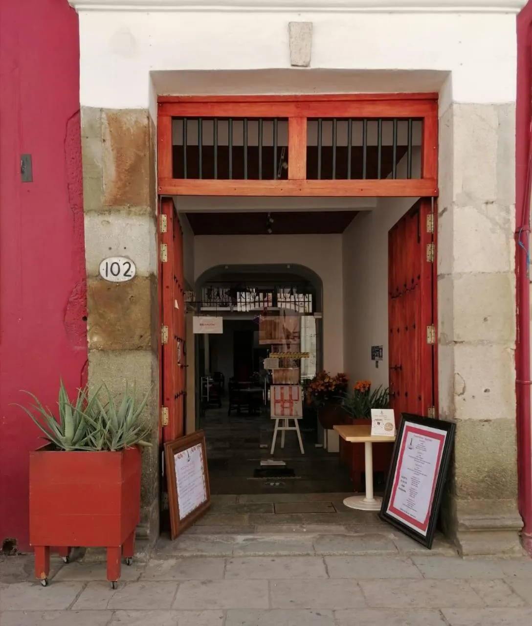 Facade/entrance in La Catrina de Alcala