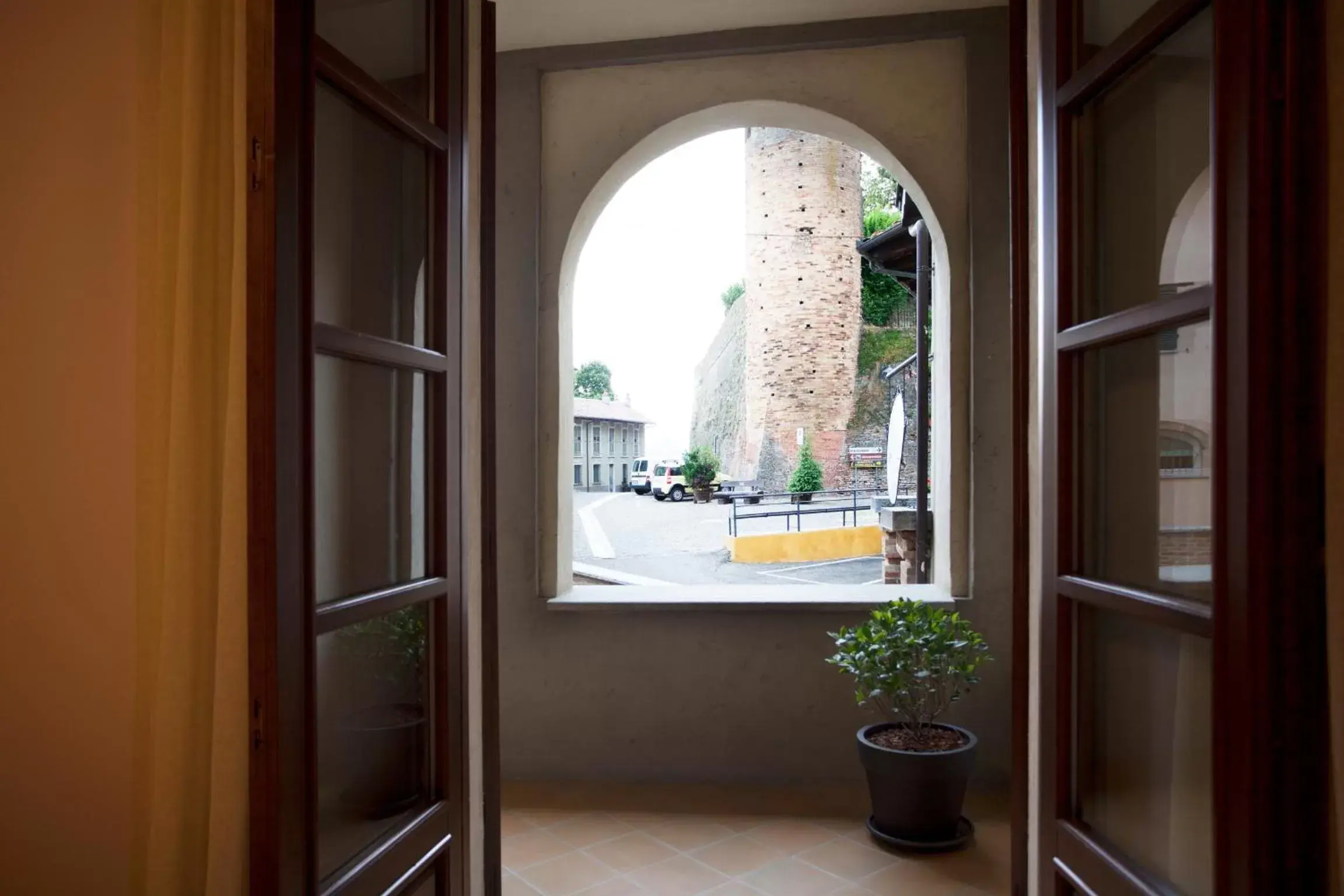 Decorative detail in Le Torri - Castiglione Falletto