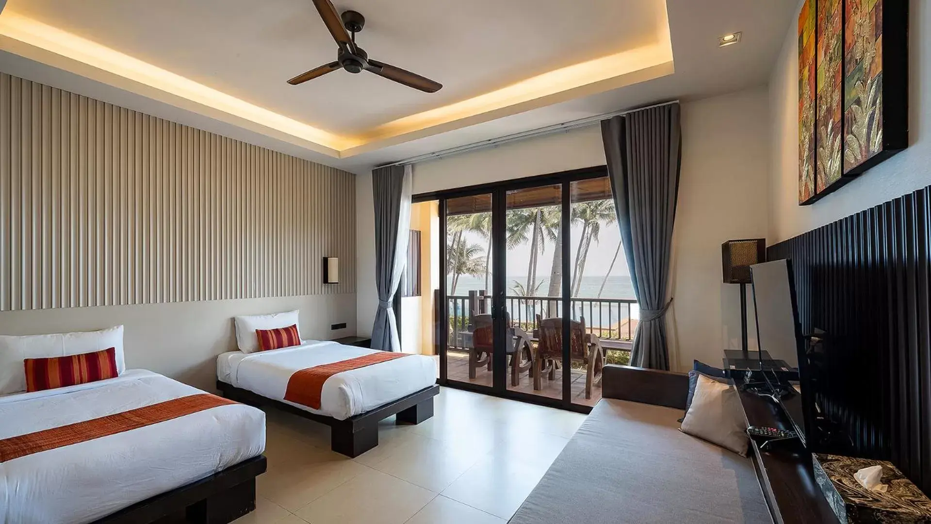 Bed in Ban Saithong Beach Resort