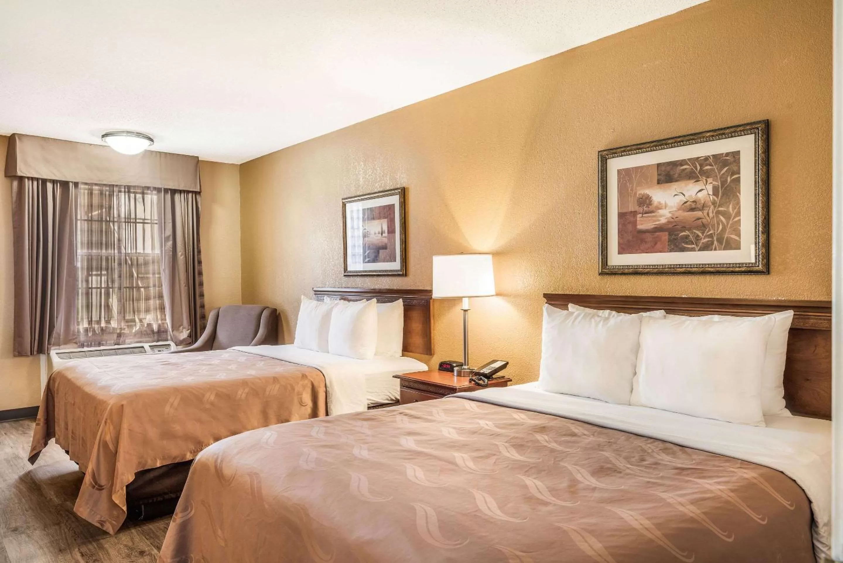 Photo of the whole room, Bed in Quality Inn Arkadelphia - University Area