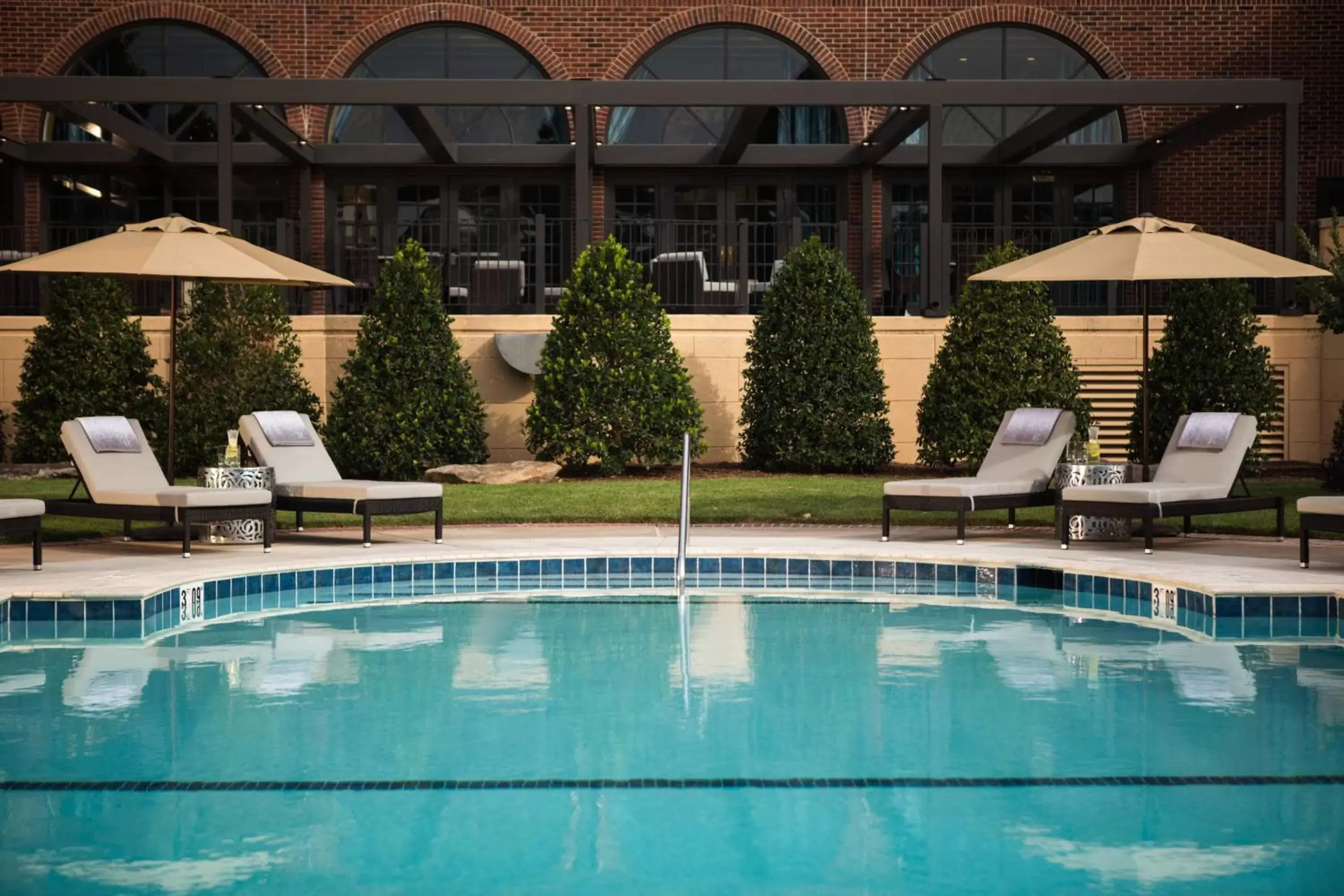 Swimming Pool in Renaissance Waterford Oklahoma City Hotel