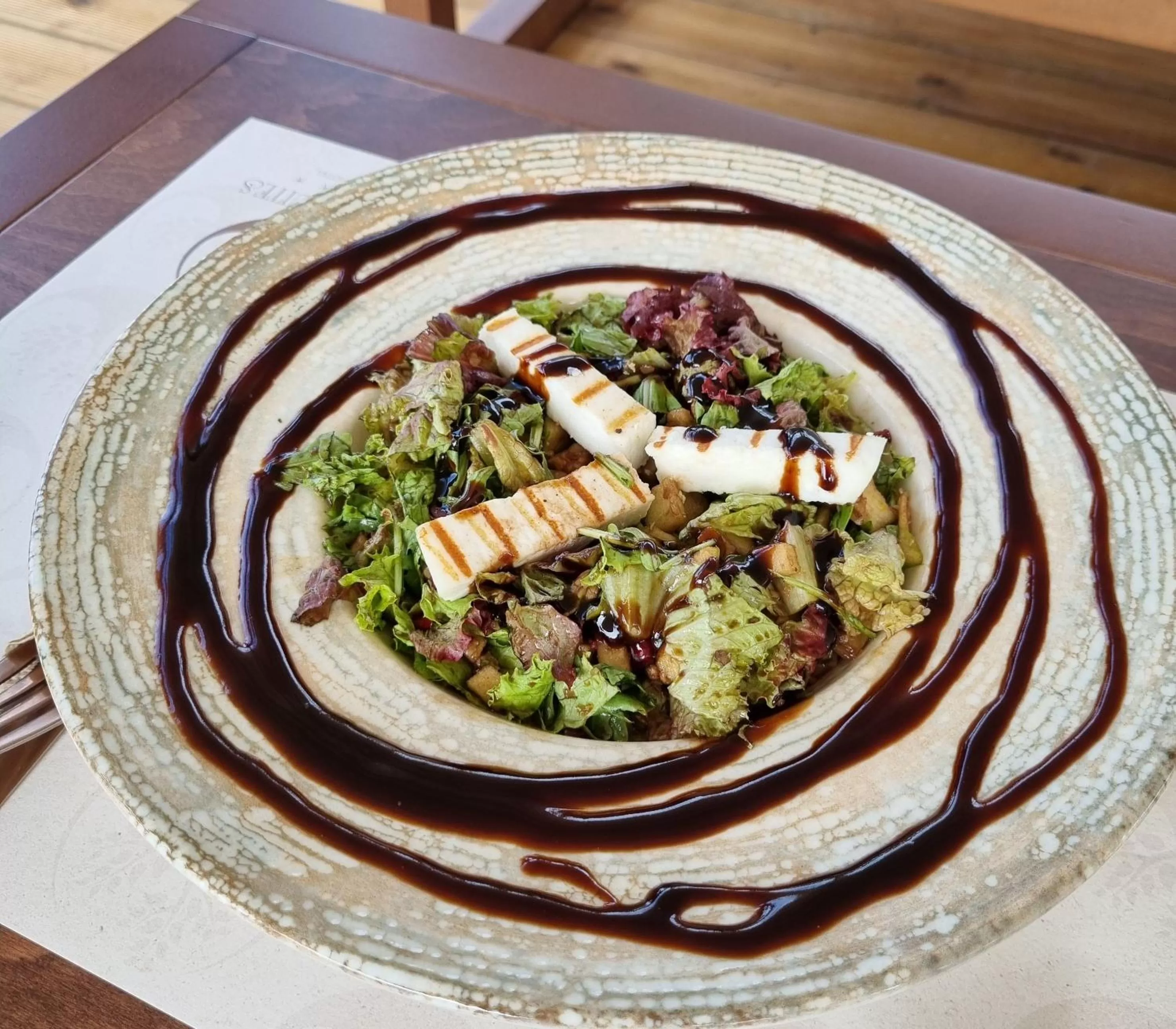 Restaurant/places to eat in Green Suites Boutique Hotel