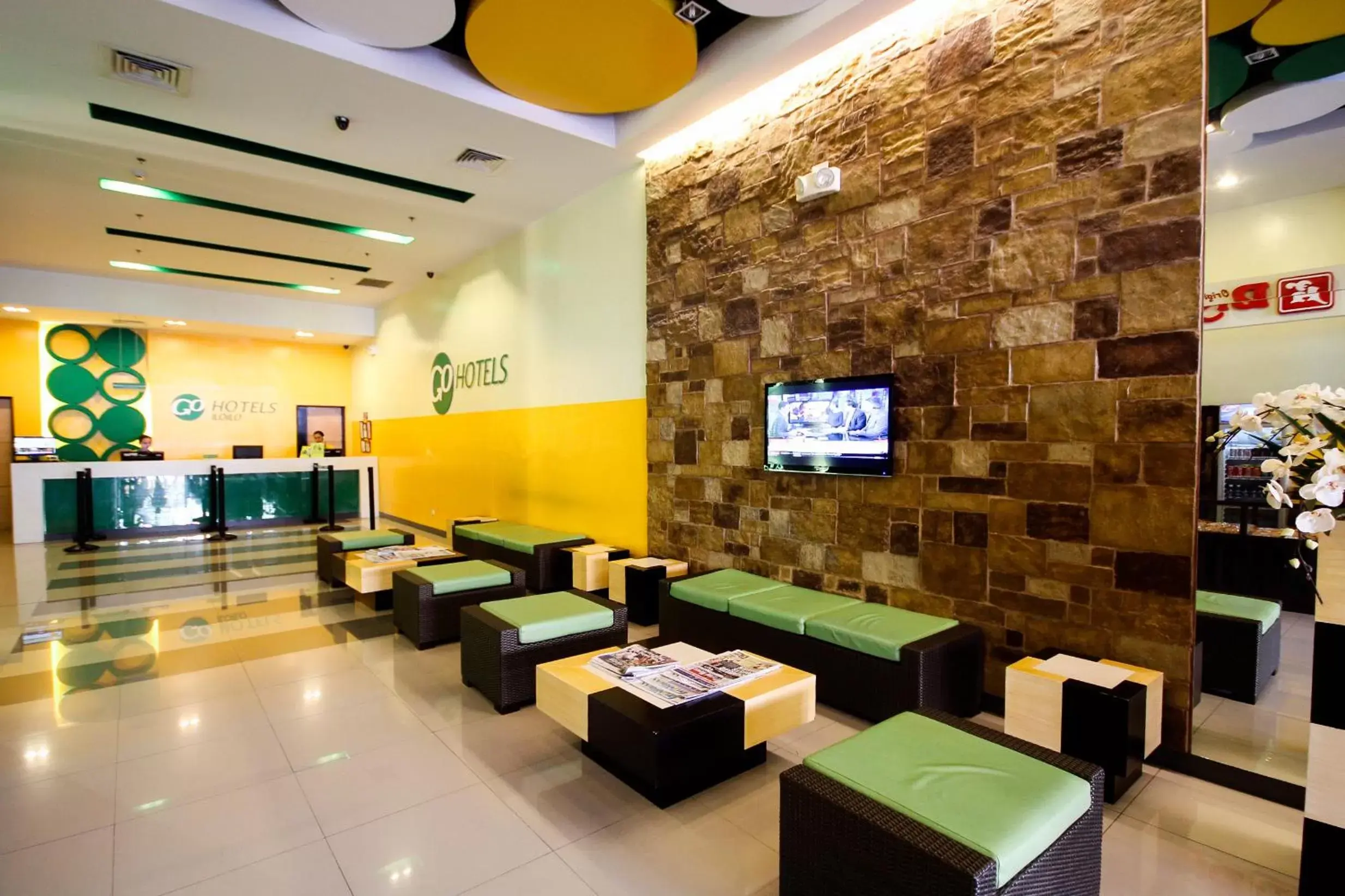 Property building, Lounge/Bar in Go Hotels Iloilo