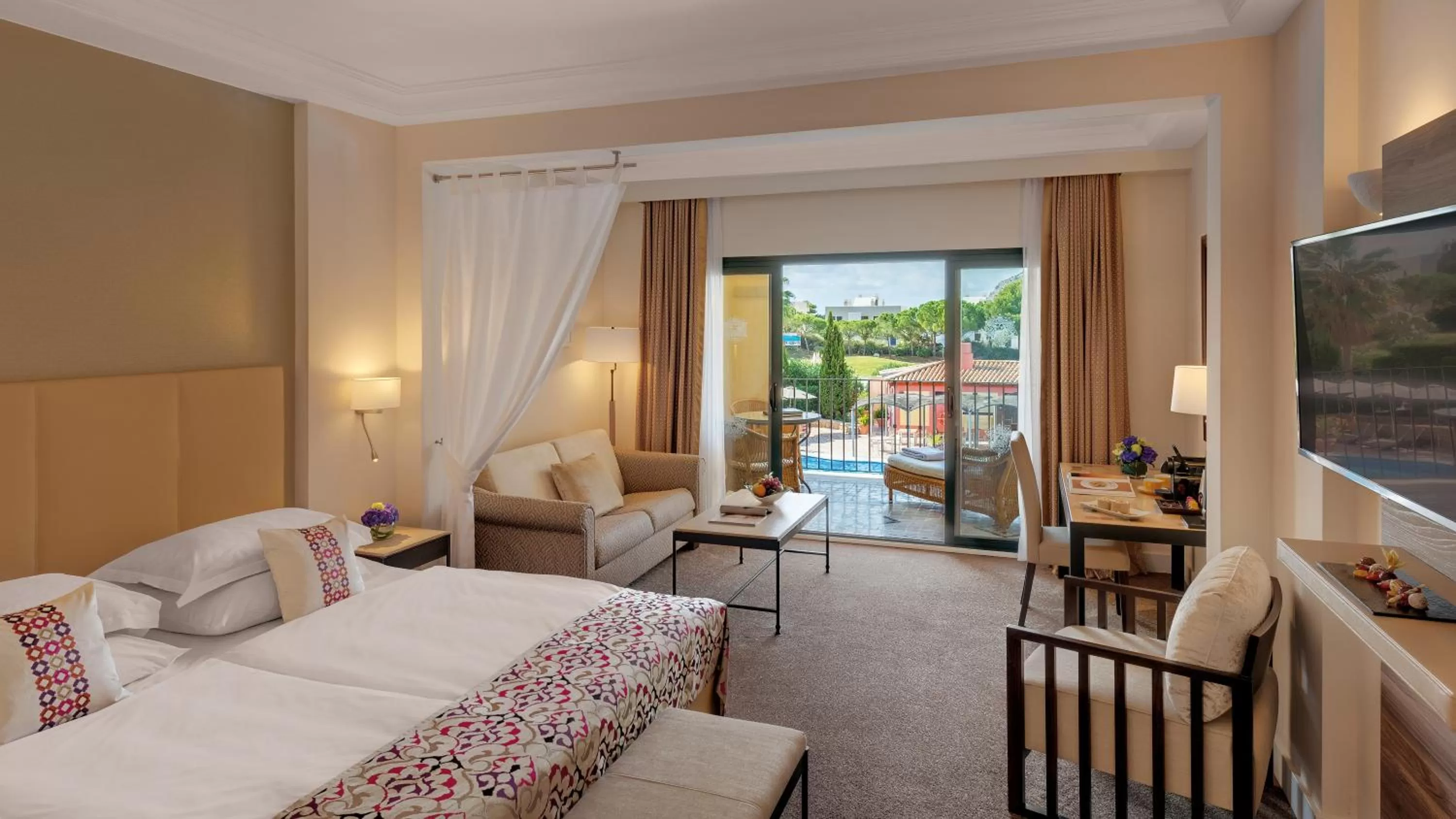 Bed in Steigenberger Hotel and Resort Camp de Mar