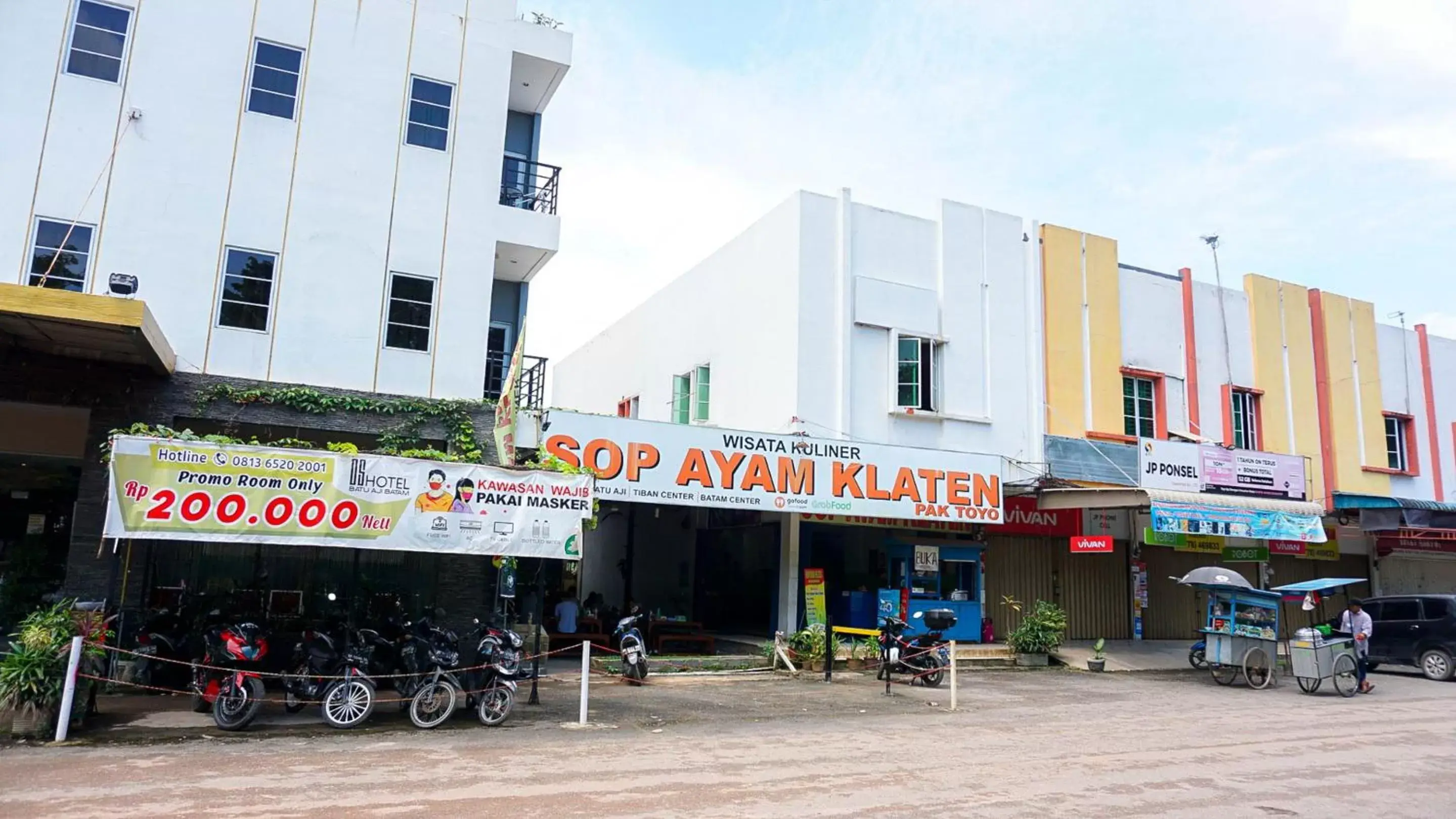 Restaurant/places to eat, Property Building in OS Hotel Batu Aji Batam