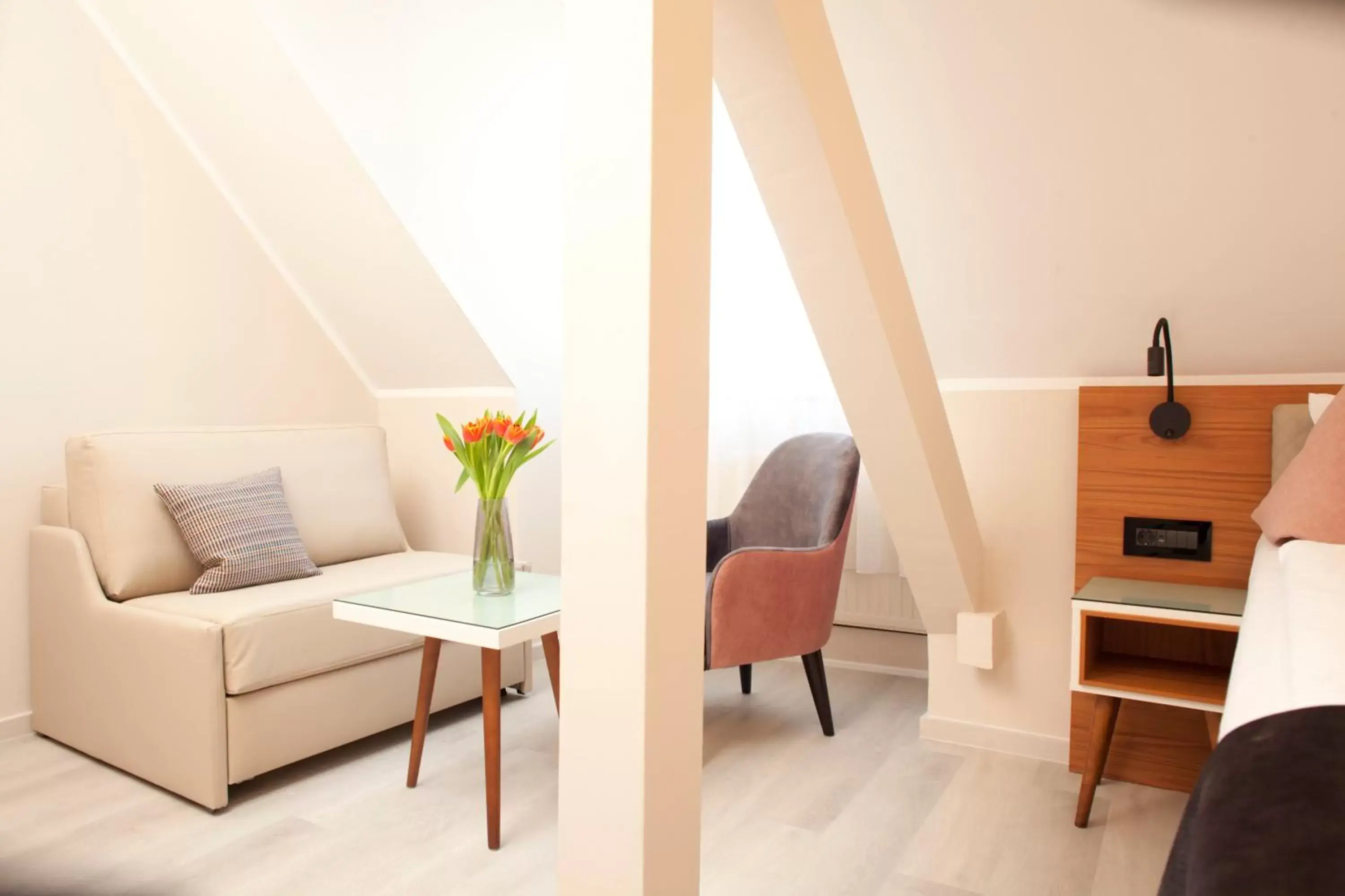 Bed, Seating Area in Hotel Schweriner Hof