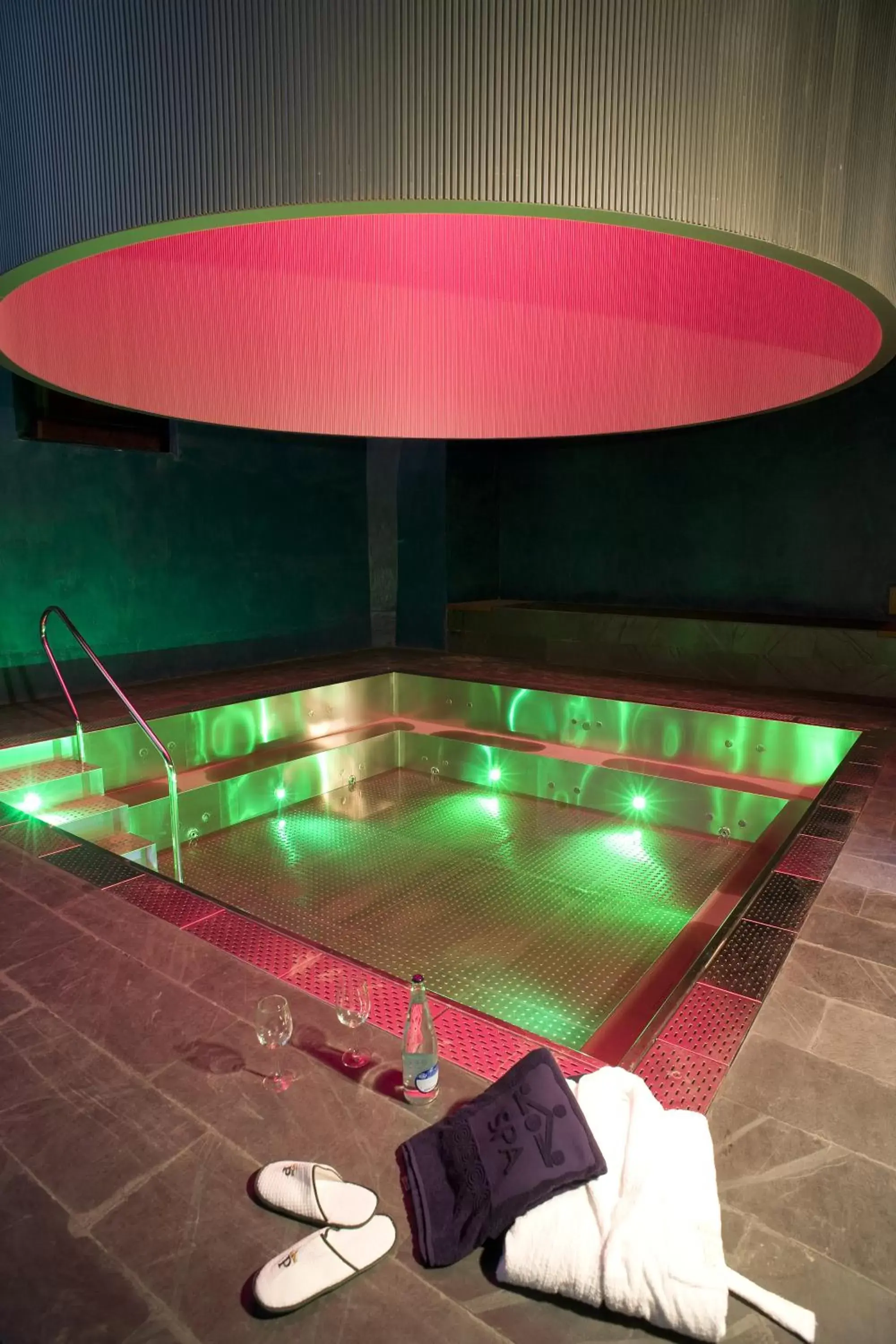 Spa and wellness centre/facilities, Swimming Pool in Parador de Alcalá de Henares