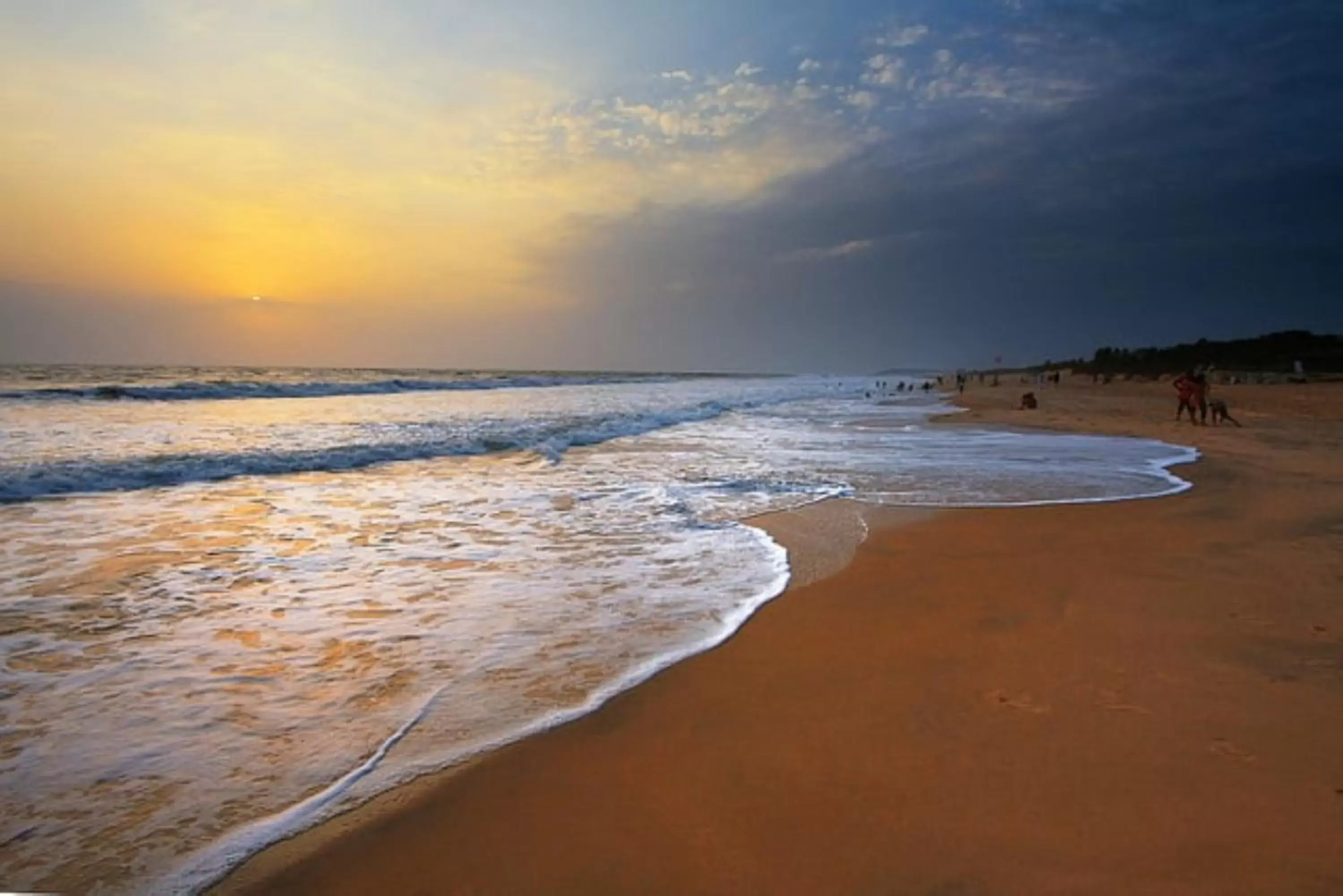 Beach in De Mandarin Beach Resort Suites & Villas, Candolim