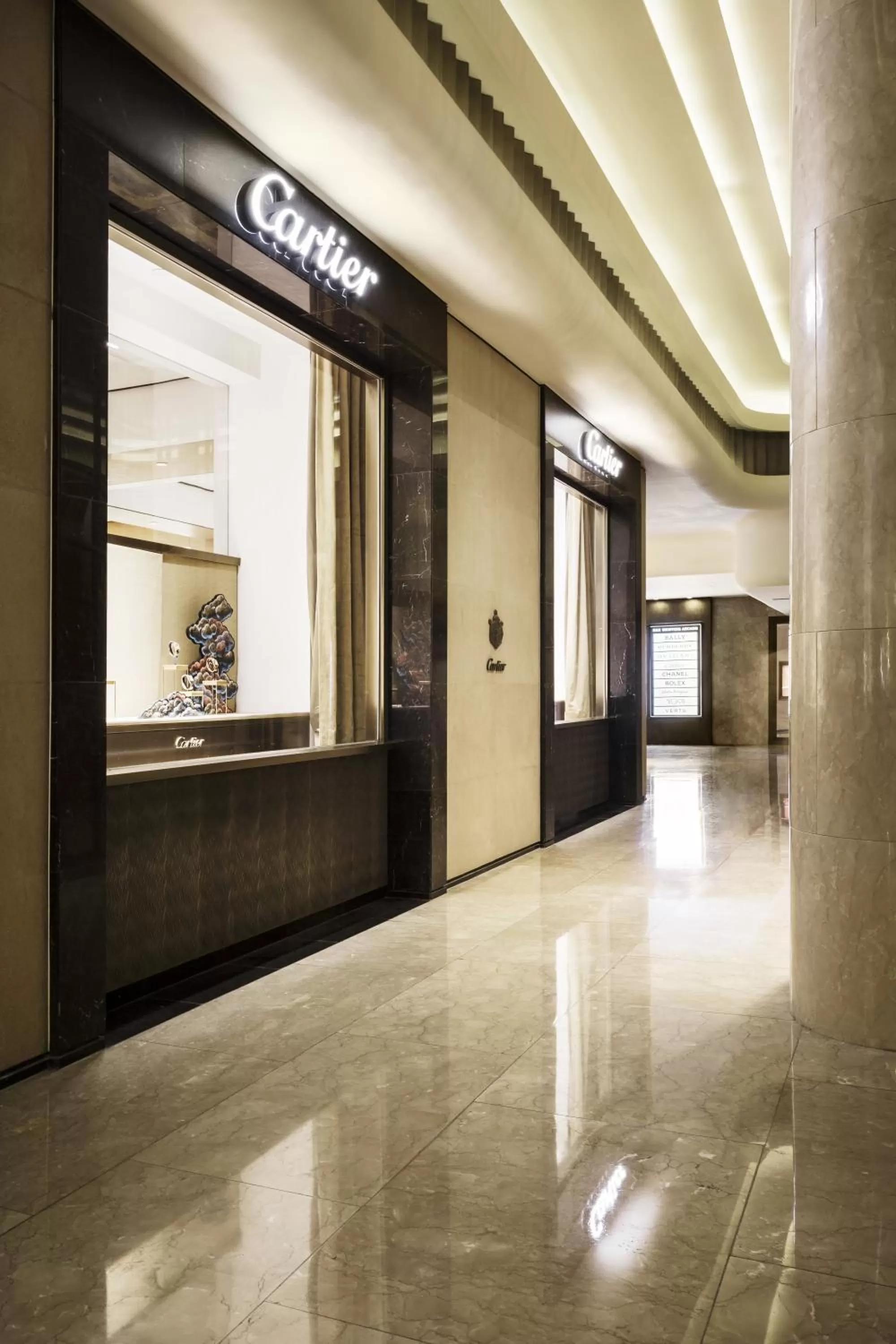 On-site shops in Rex Hotel