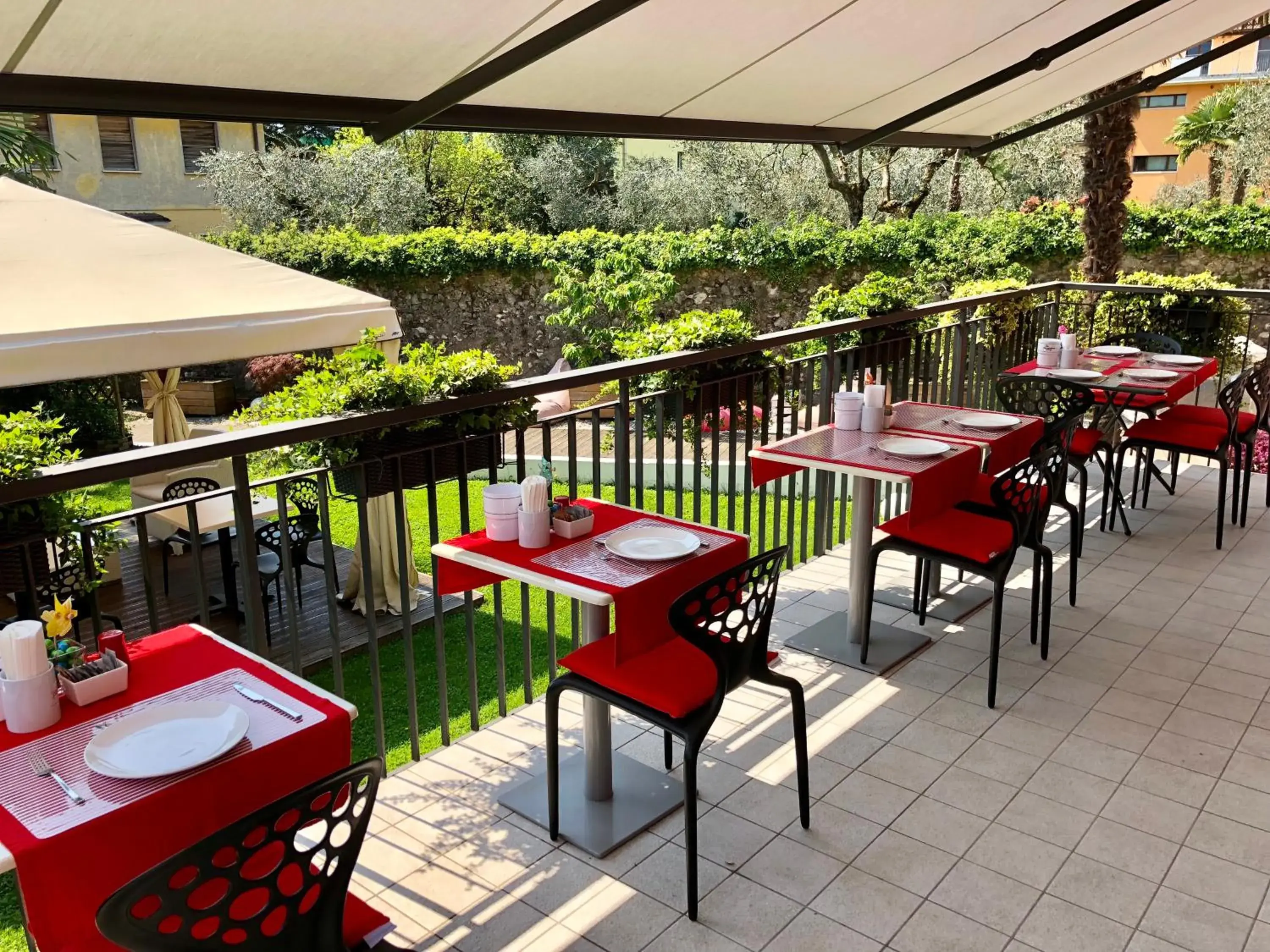Restaurant/Places to Eat in Garni Hotello Sport And Relax
