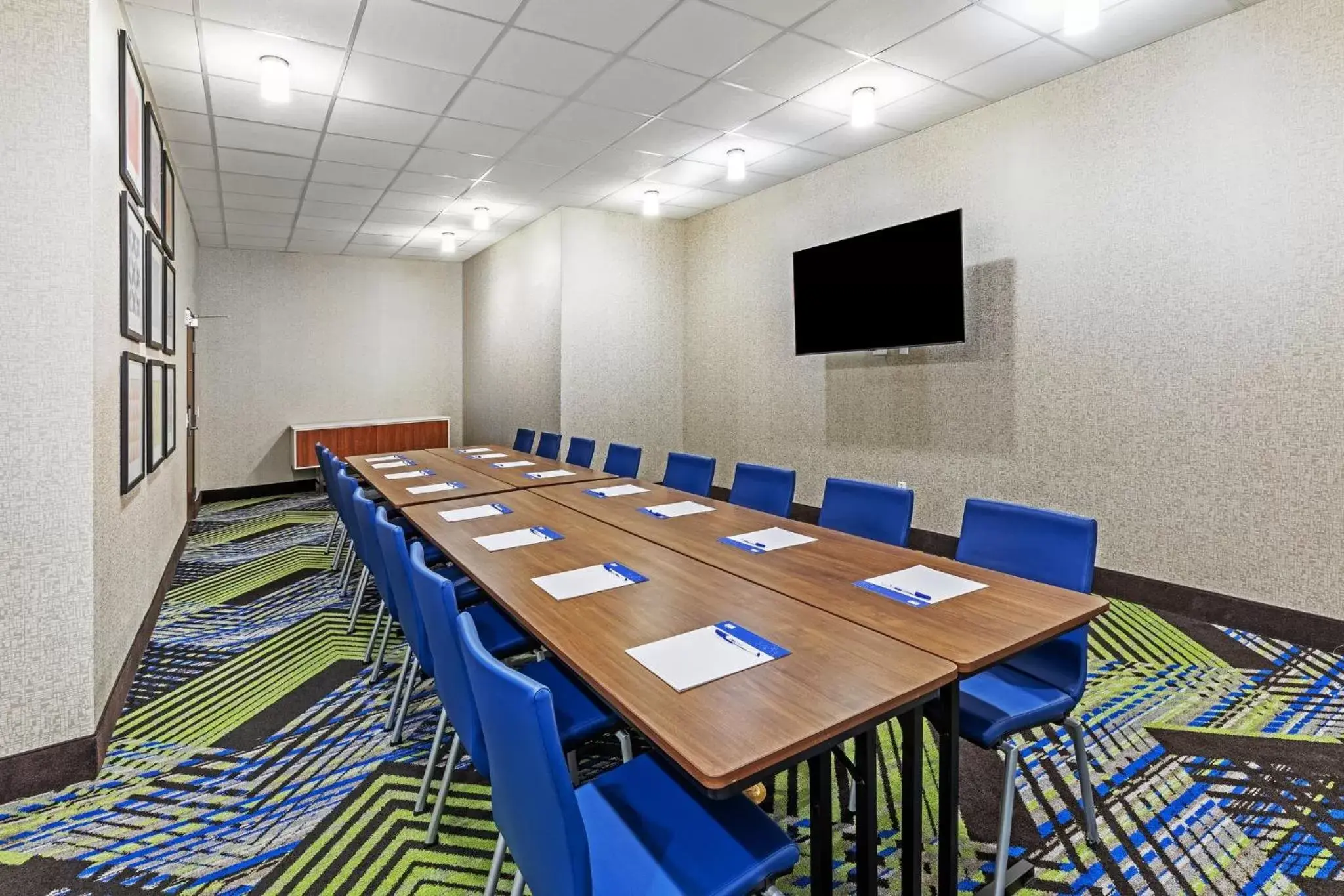 Meeting/conference room in Holiday Inn Express & Suites - Houston - N Downtown, an IHG Hotel