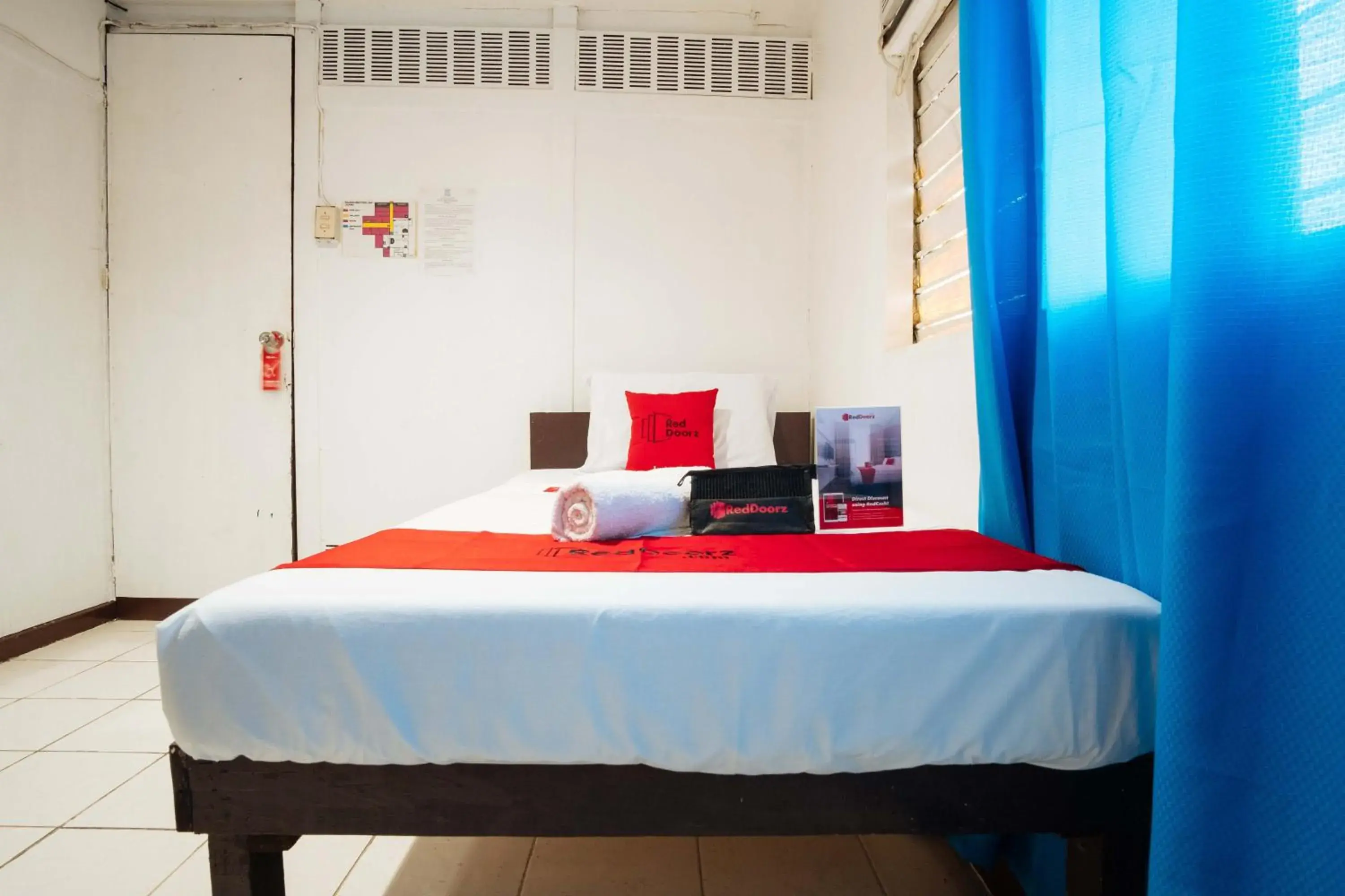 Bedroom, Bed in RedDoorz @Downtown Bacolod