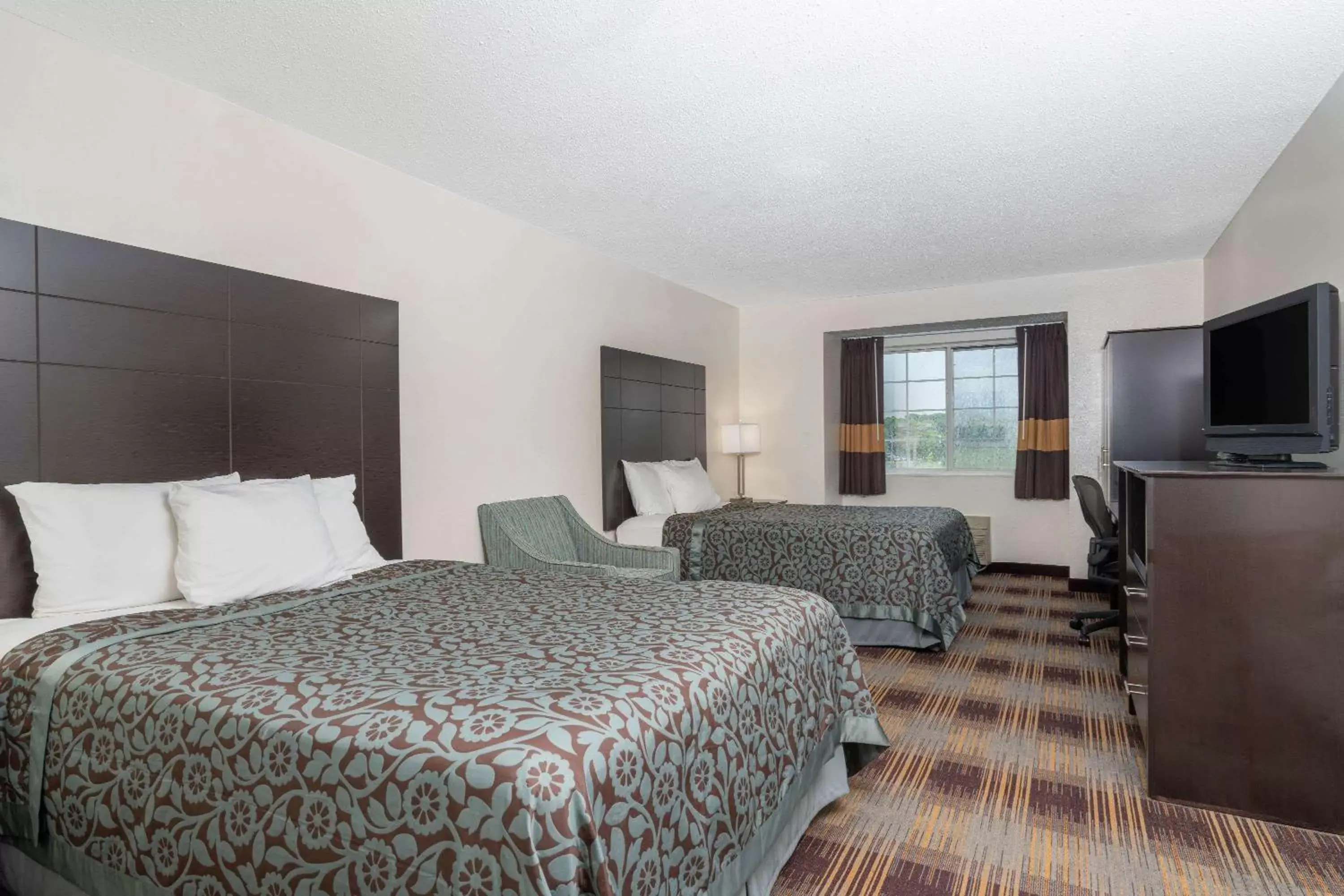 Photo of the whole room in Days Inn by Wyndham Faribault