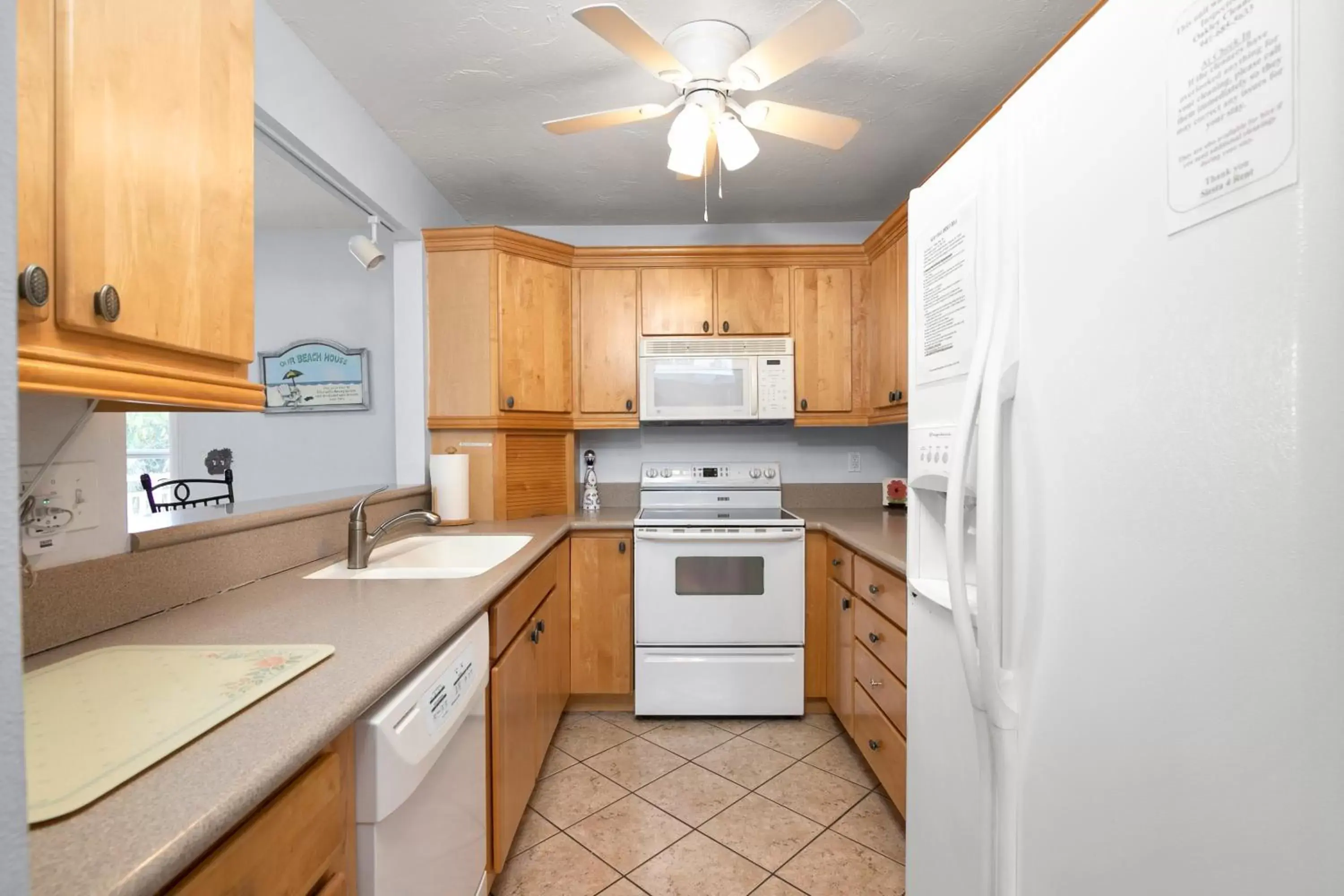 Kitchen/Kitchenette in The Ringling Beach House