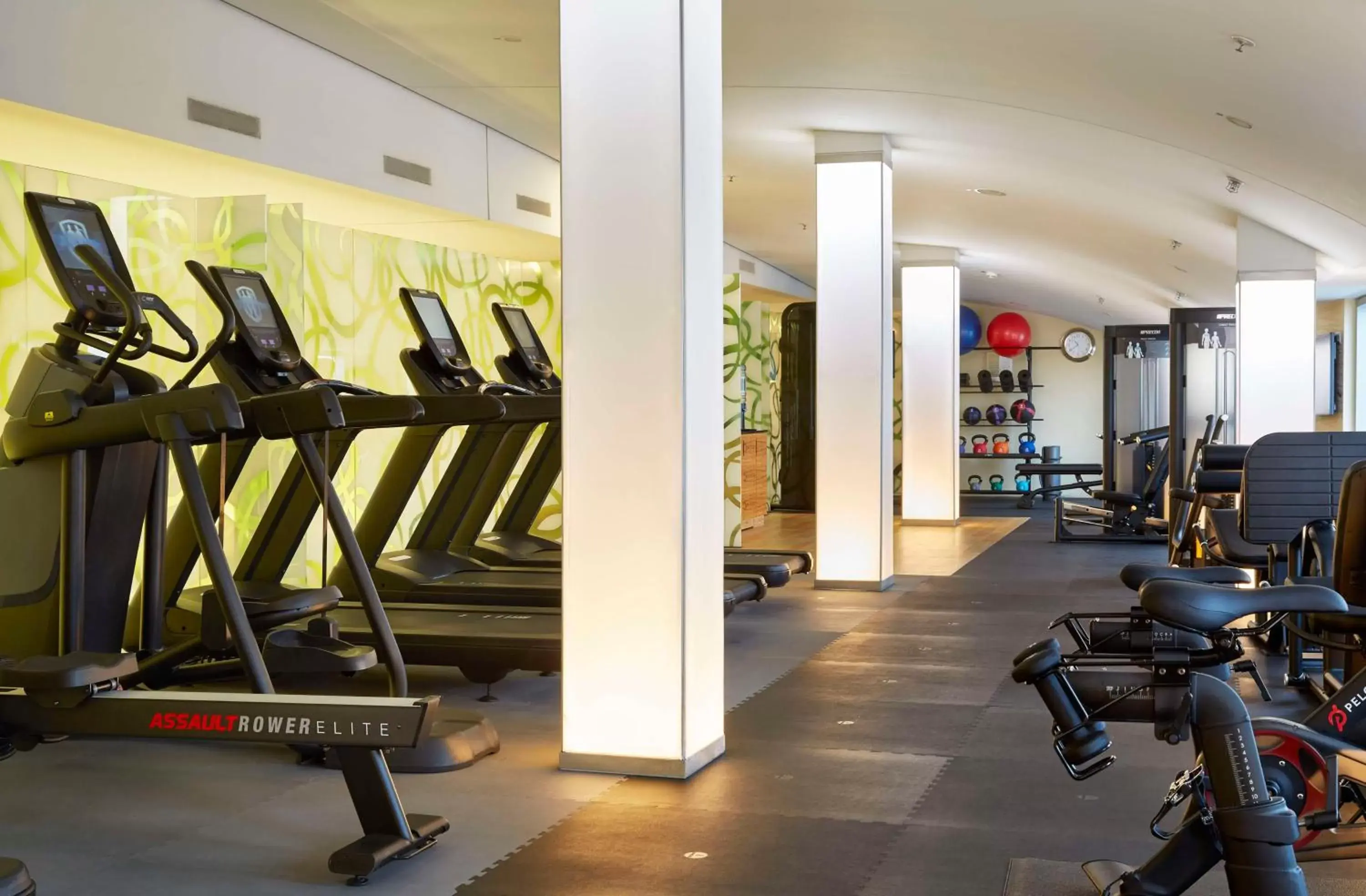 Spa and wellness centre/facilities, Fitness Center/Facilities in Hilton Frankfurt Airport