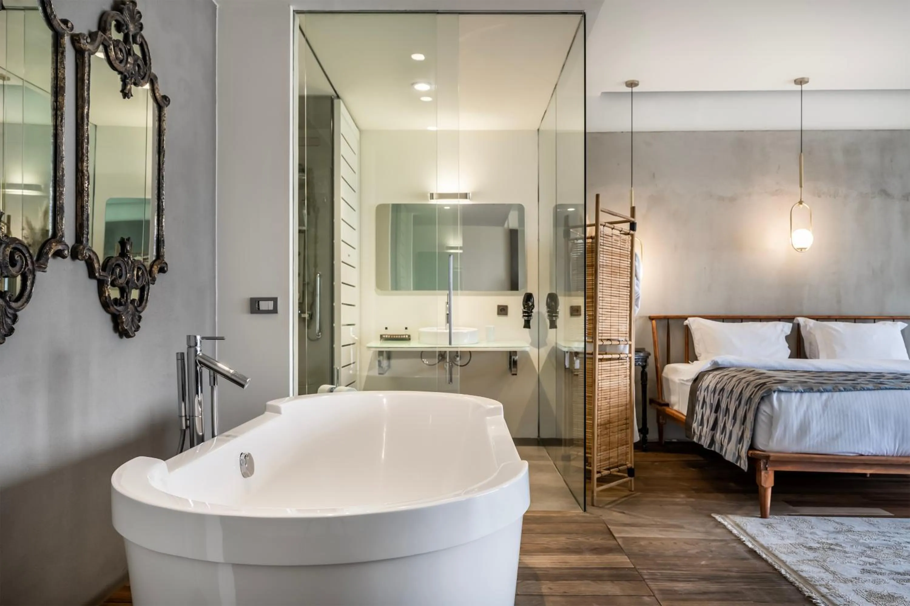 Bathroom, Bed in Ansen Hotel and Suites