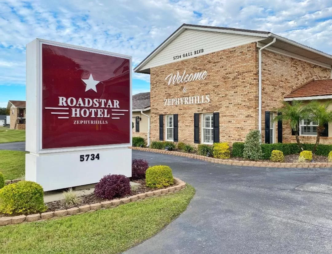 Property building in Roadstar Hotel Zephyrhills
